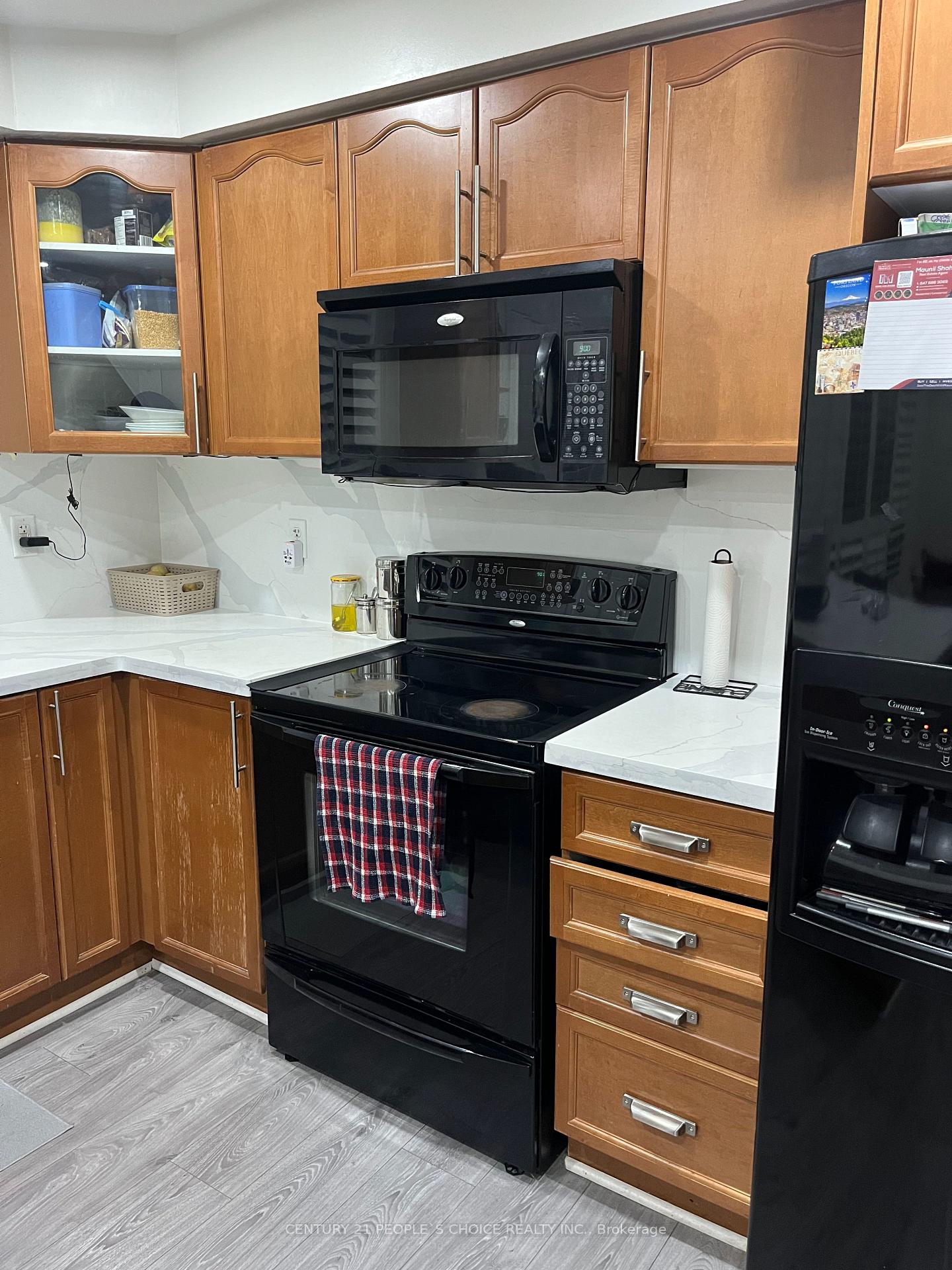 Photo 11 of 117 Decker Hollow Circle, Brampton, Credit Valley — HOMEH