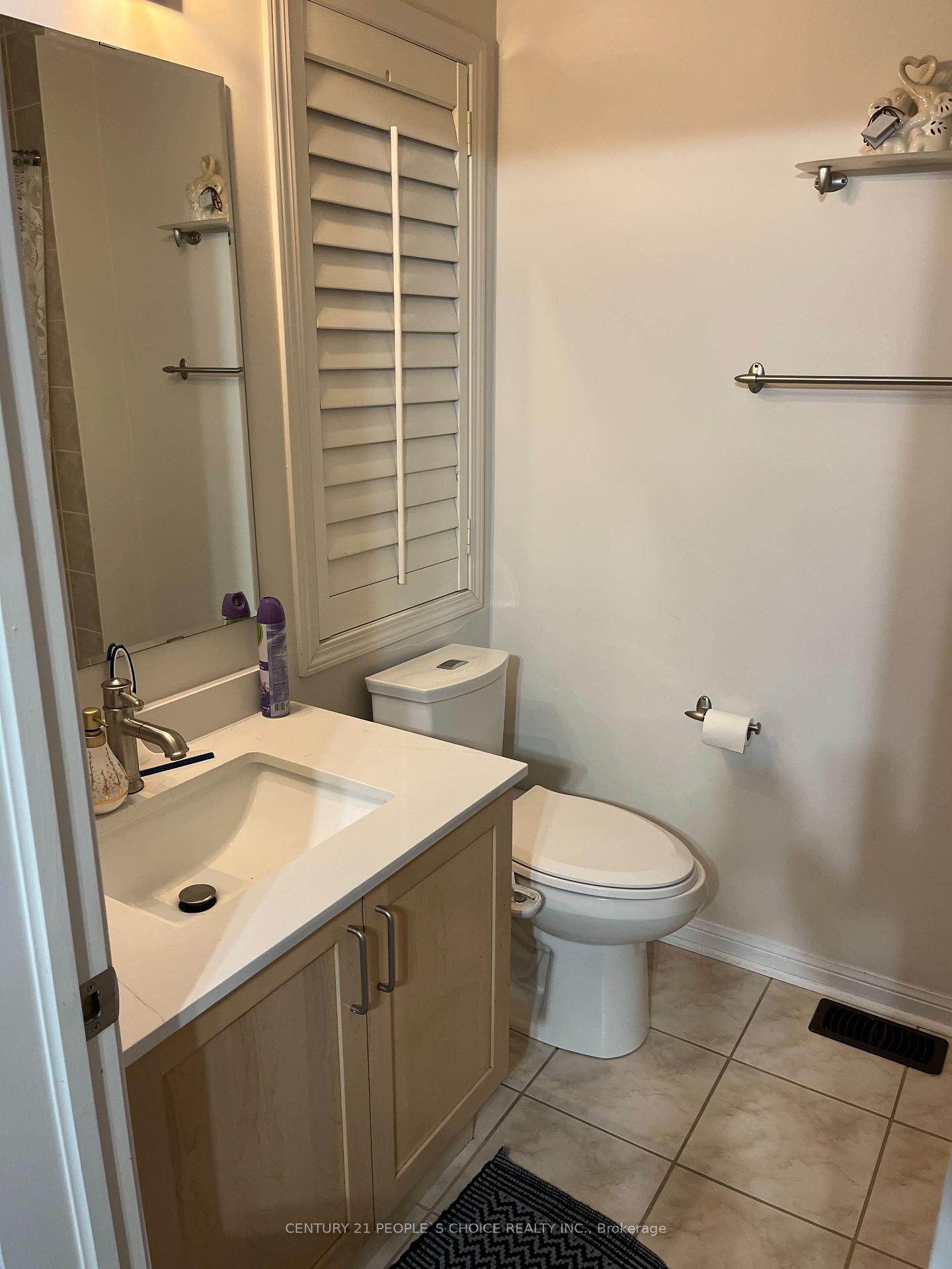 Photo 19 of 117 Decker Hollow Circle, Brampton, Credit Valley — HOMEH