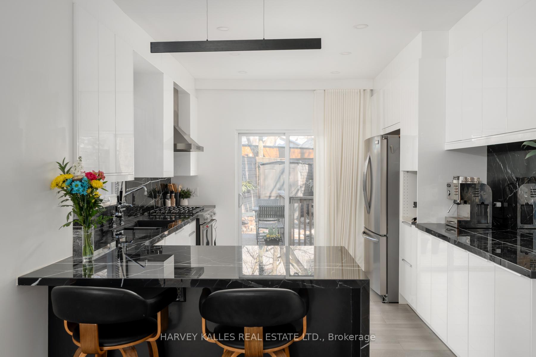 Photo 10 of 281 Lisgar Street, Toronto, Little Portugal — HOMEH