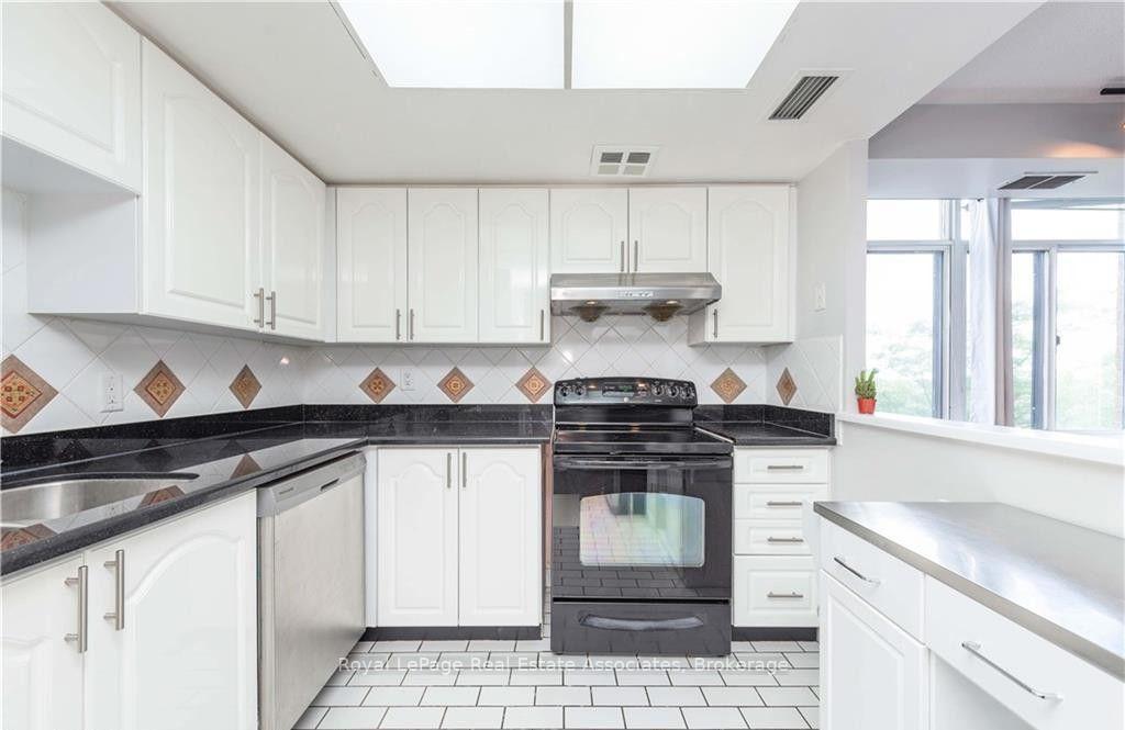 Photo 10 of Unit 507, 300 Webb Drive, Mississauga, City Centre — HOMEH
