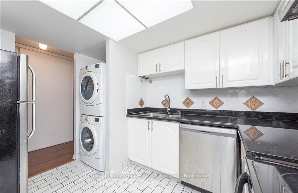 Photo 12 of Unit 507, 300 Webb Drive, Mississauga, City Centre — HOMEH