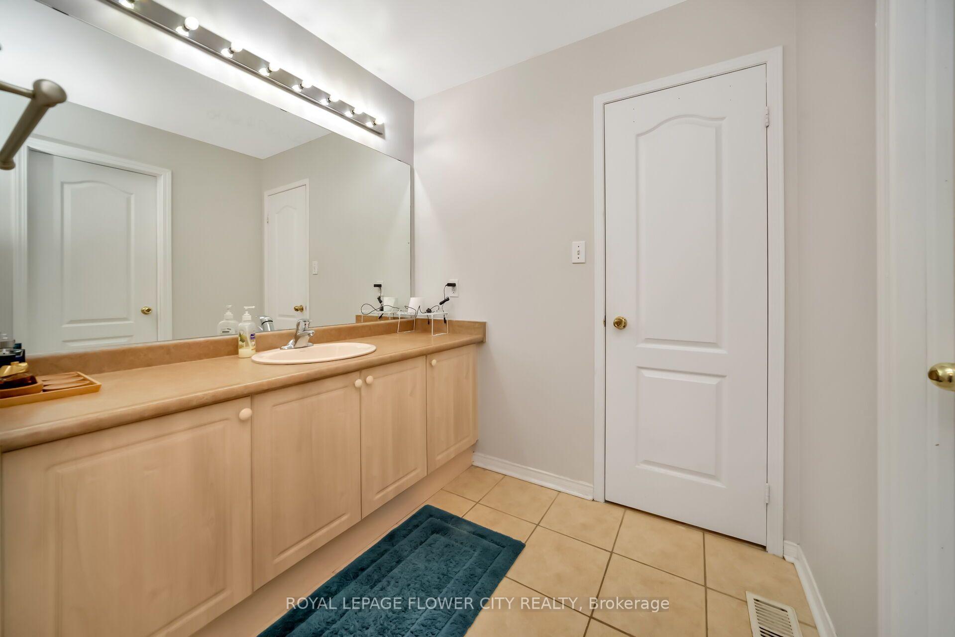 Photo 30 of 36 Borneo Crescent, Brampton, Sandringham-Wellington North — HOMEH