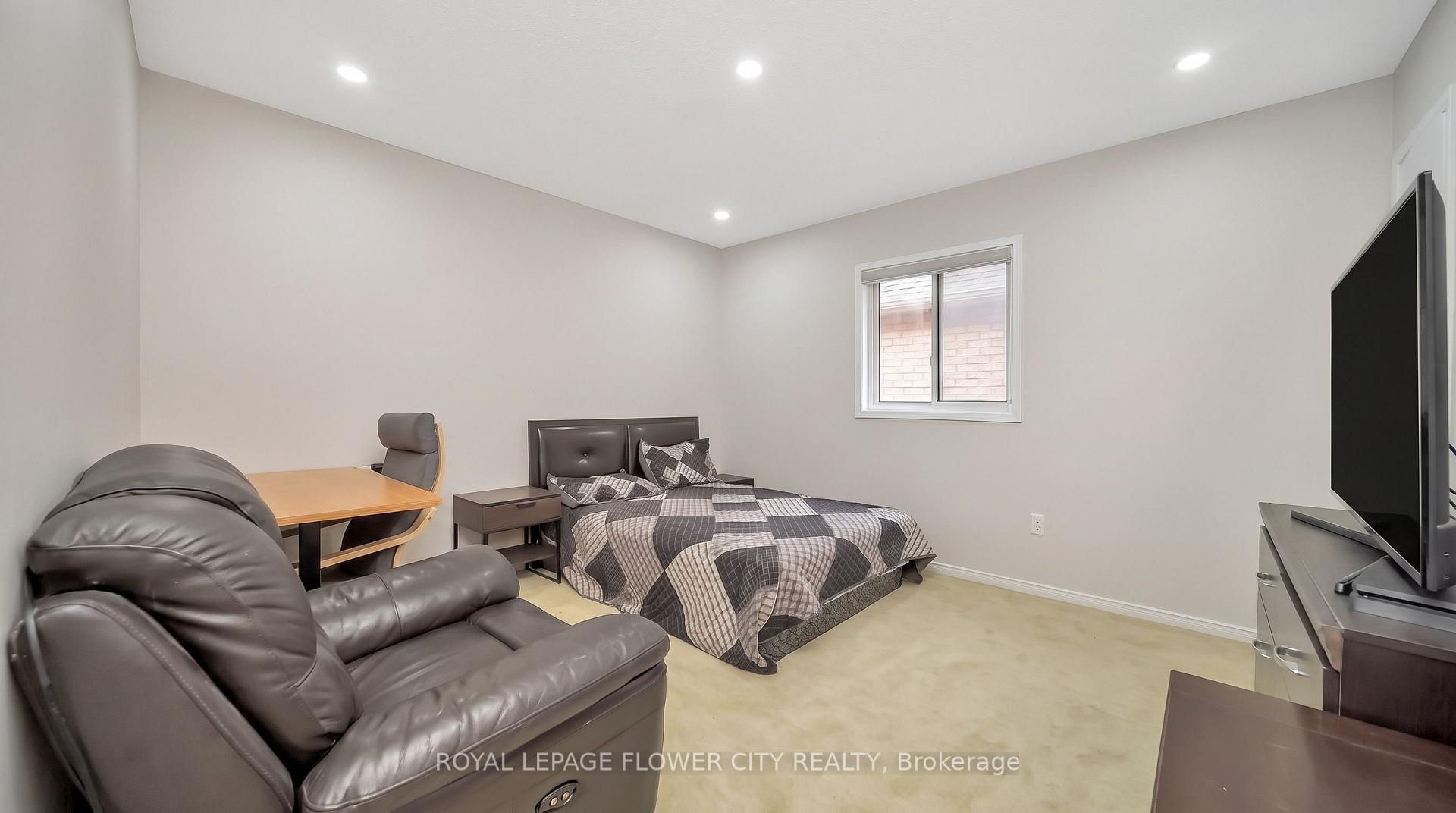 Photo 31 of 36 Borneo Crescent, Brampton, Sandringham-Wellington North — HOMEH