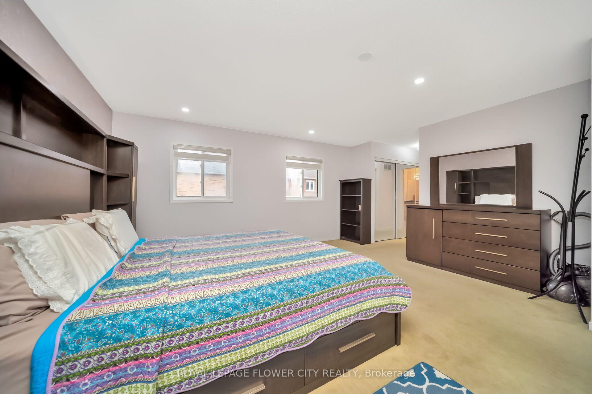 Photo 35 of 36 Borneo Crescent, Brampton, Sandringham-Wellington North — HOMEH
