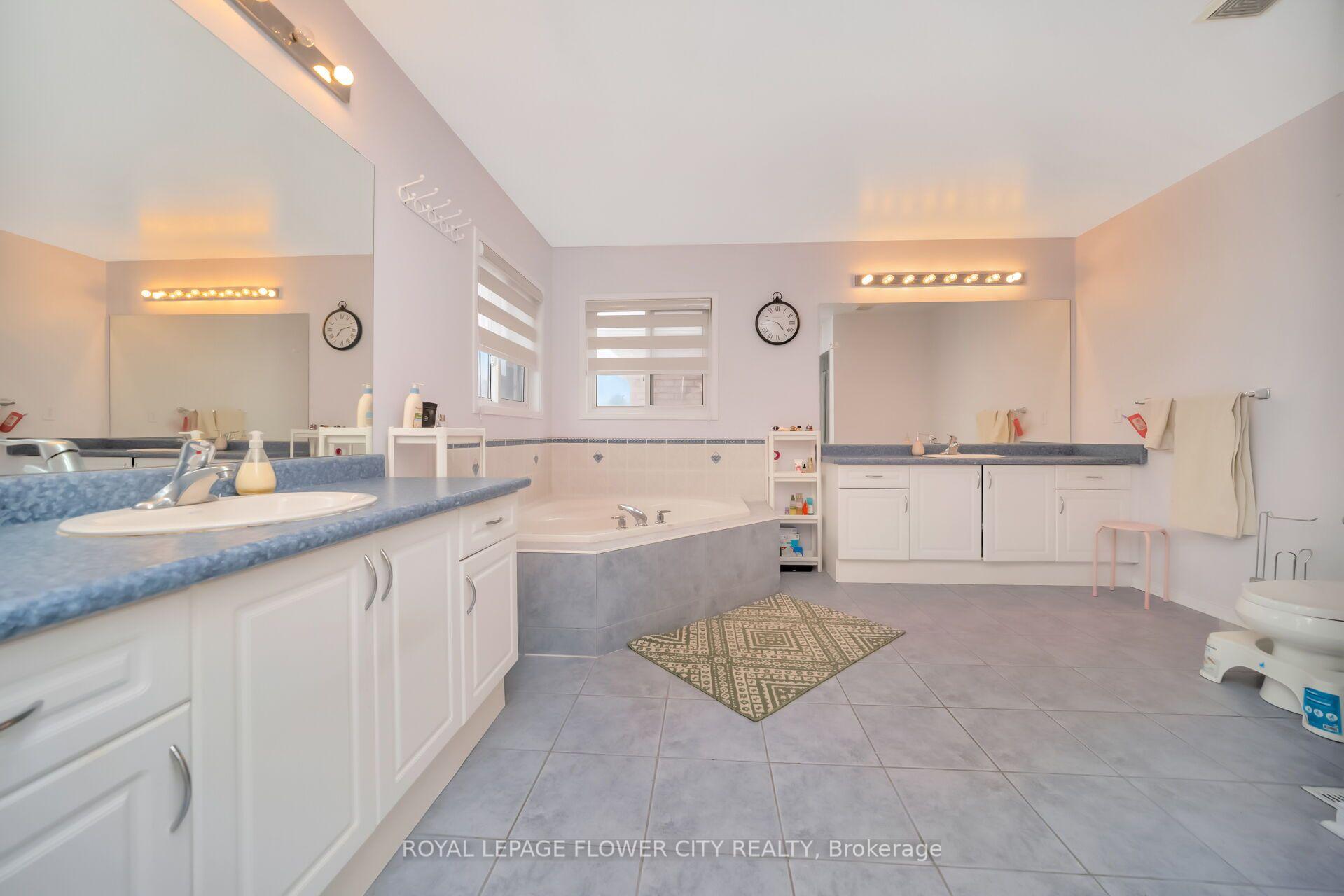 Photo 38 of 36 Borneo Crescent, Brampton, Sandringham-Wellington North — HOMEH