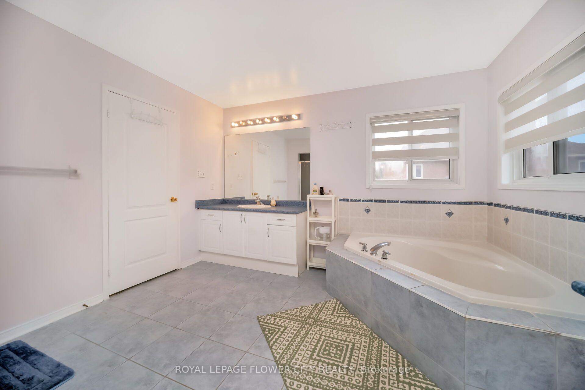 Photo 40 of 36 Borneo Crescent, Brampton, Sandringham-Wellington North — HOMEH
