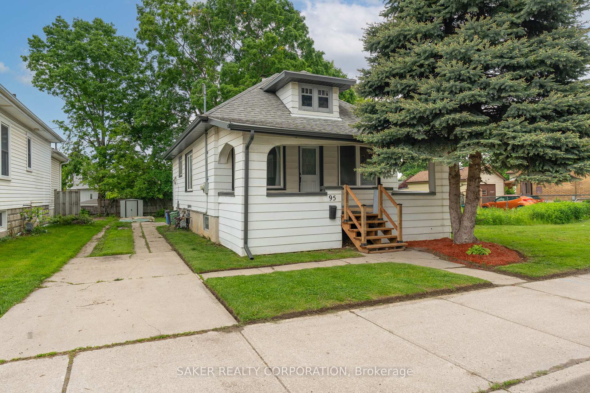 Photo of 95 Adelaide Street S