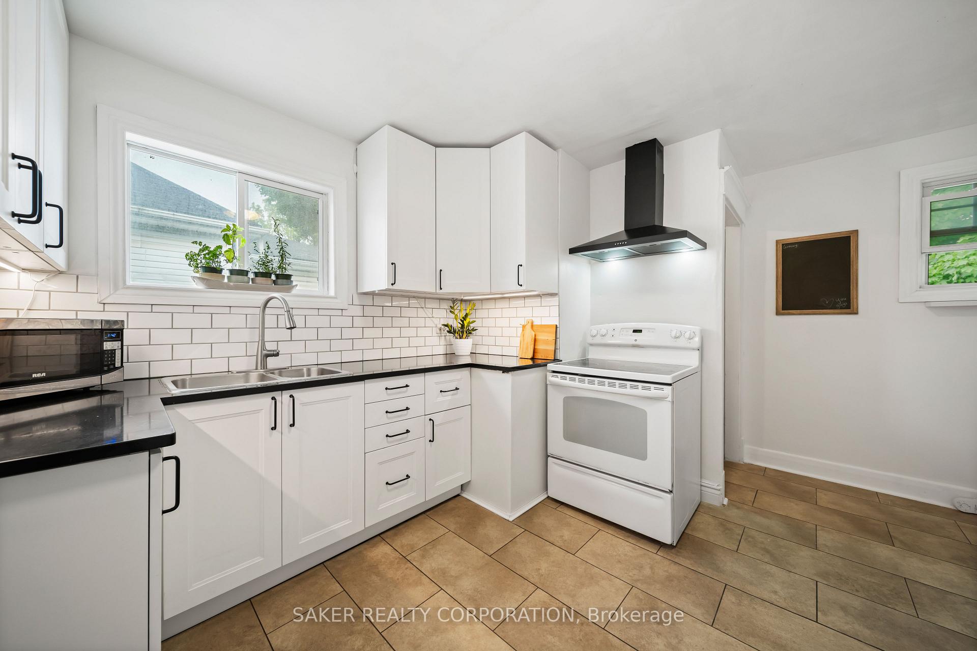 Photo 17 of 95 Adelaide Street S, London, South I — HOMEH