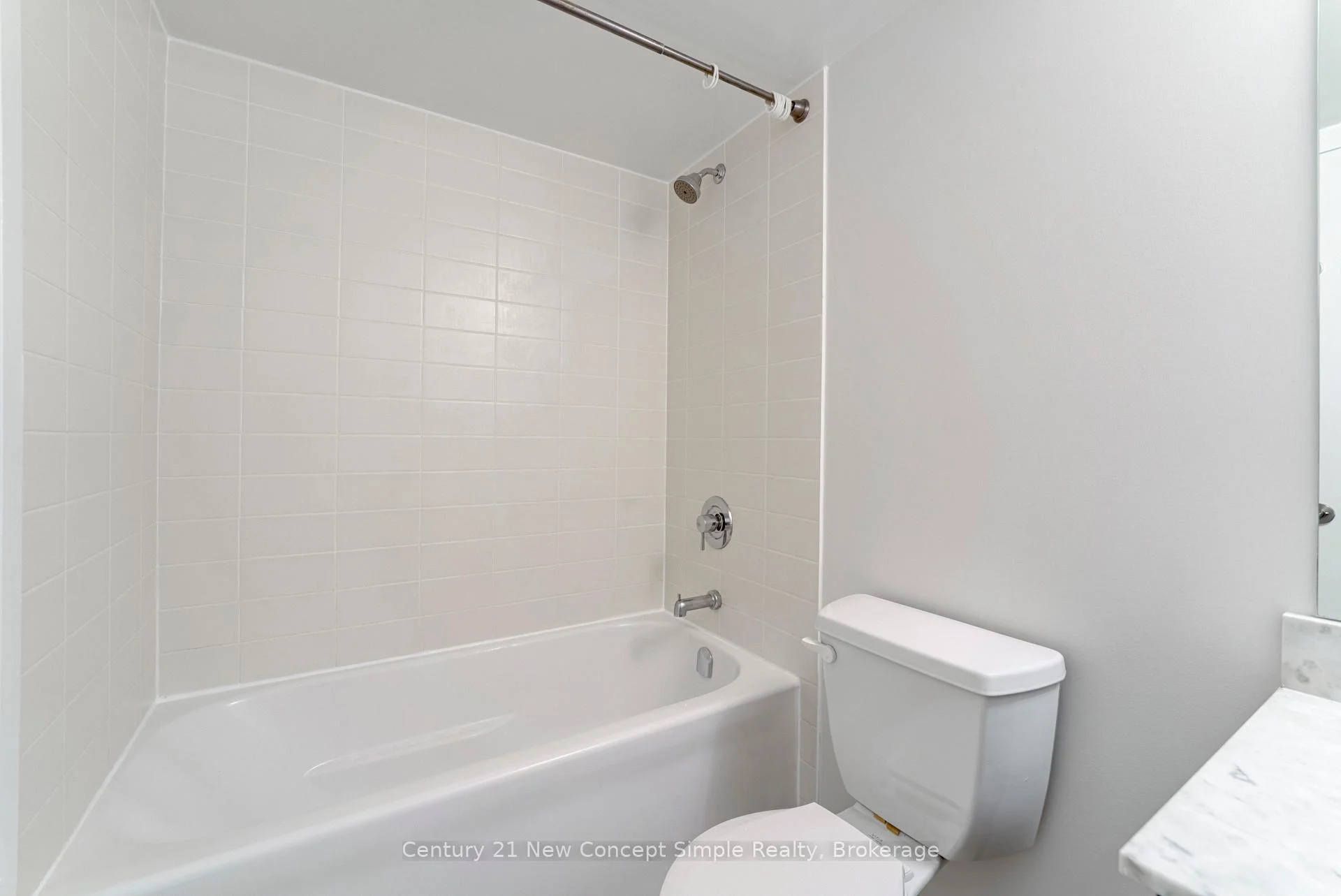 Photo 6 of Unit 2016E, 36 Lisgar Street, Toronto, Little Portugal — HOMEH