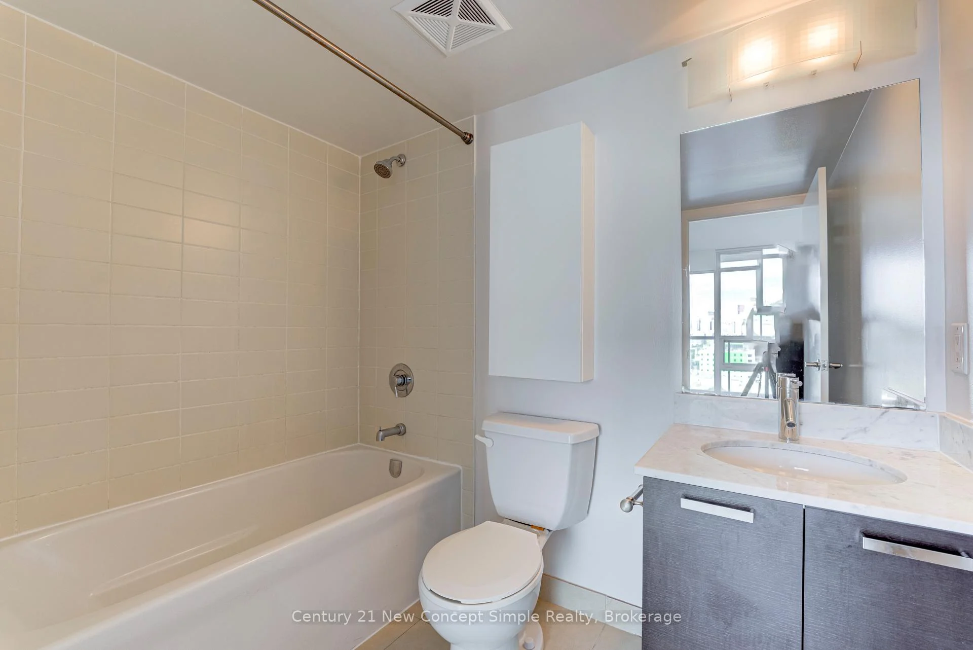 Photo 34 of Unit 2016E, 36 Lisgar Street, Toronto, Little Portugal — HOMEH