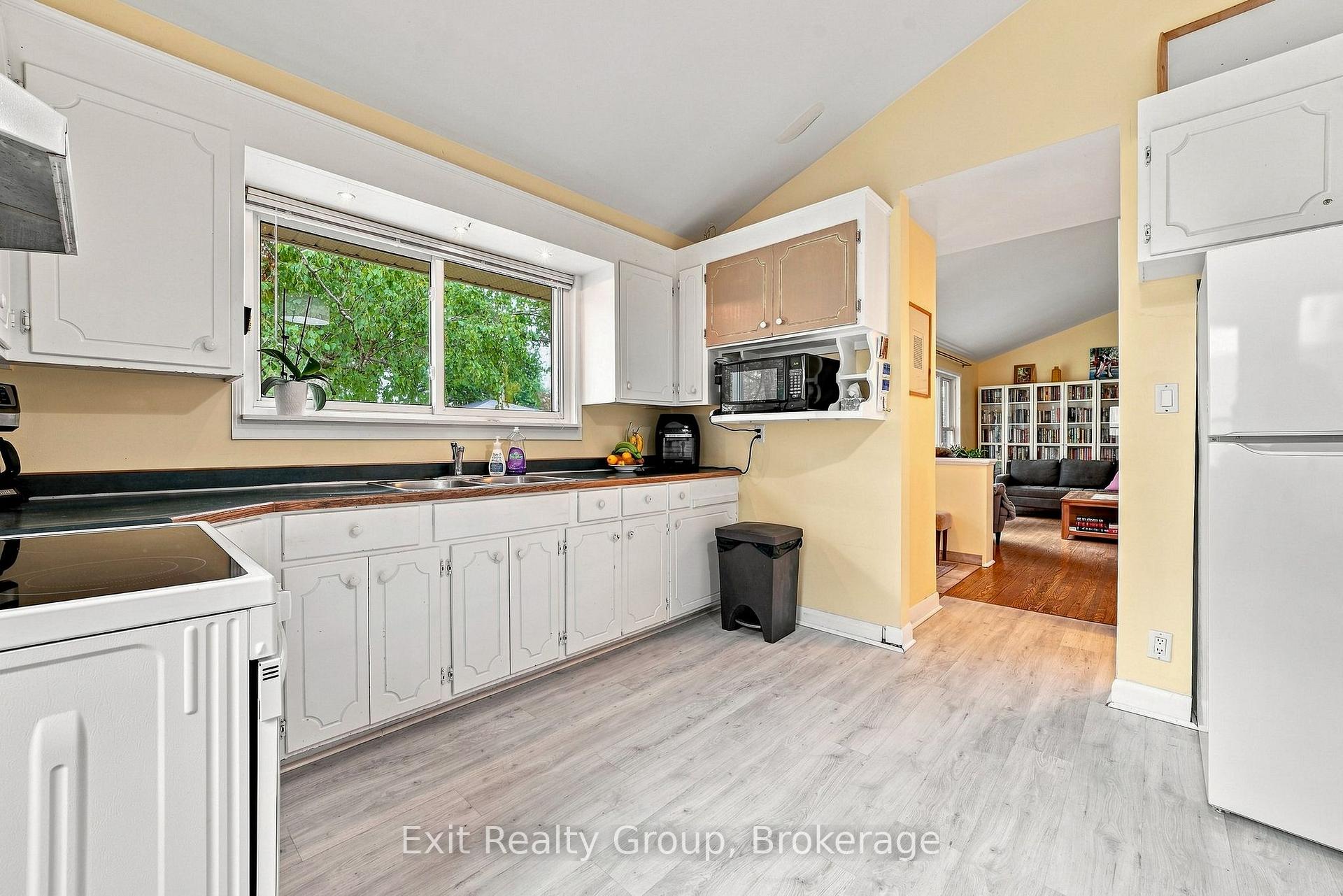 Photo 13 of 50 Lambert Drive, Belleville, Belleville Ward — HOMEH
