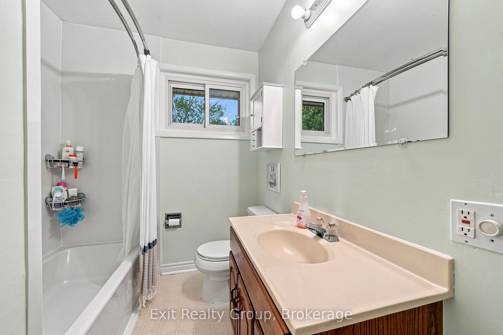 Photo 19 of 50 Lambert Drive, Belleville, Belleville Ward — HOMEH