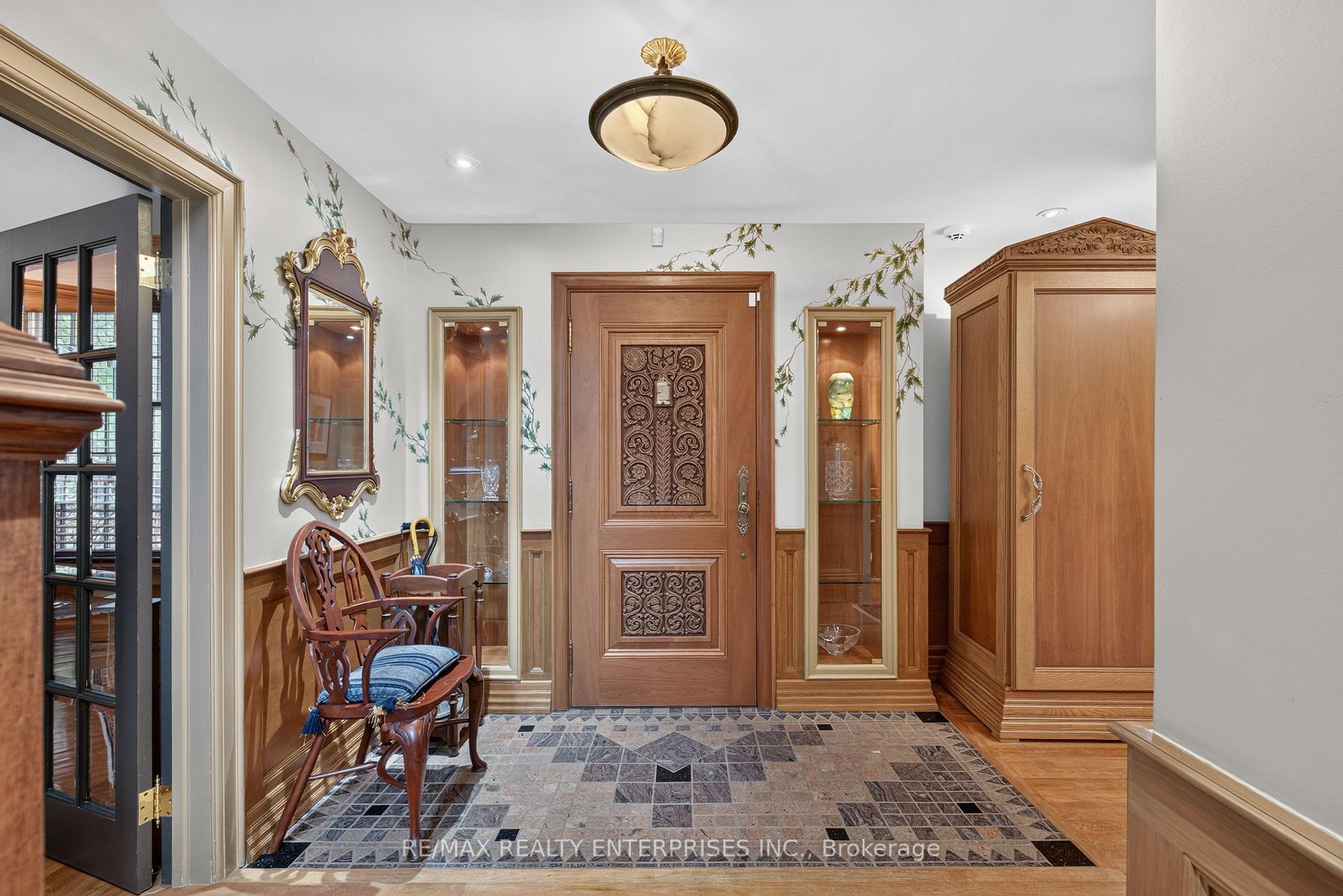 Photo 4 of 1425 Solana Crescent, Mississauga, Lorne Park — HOMEH