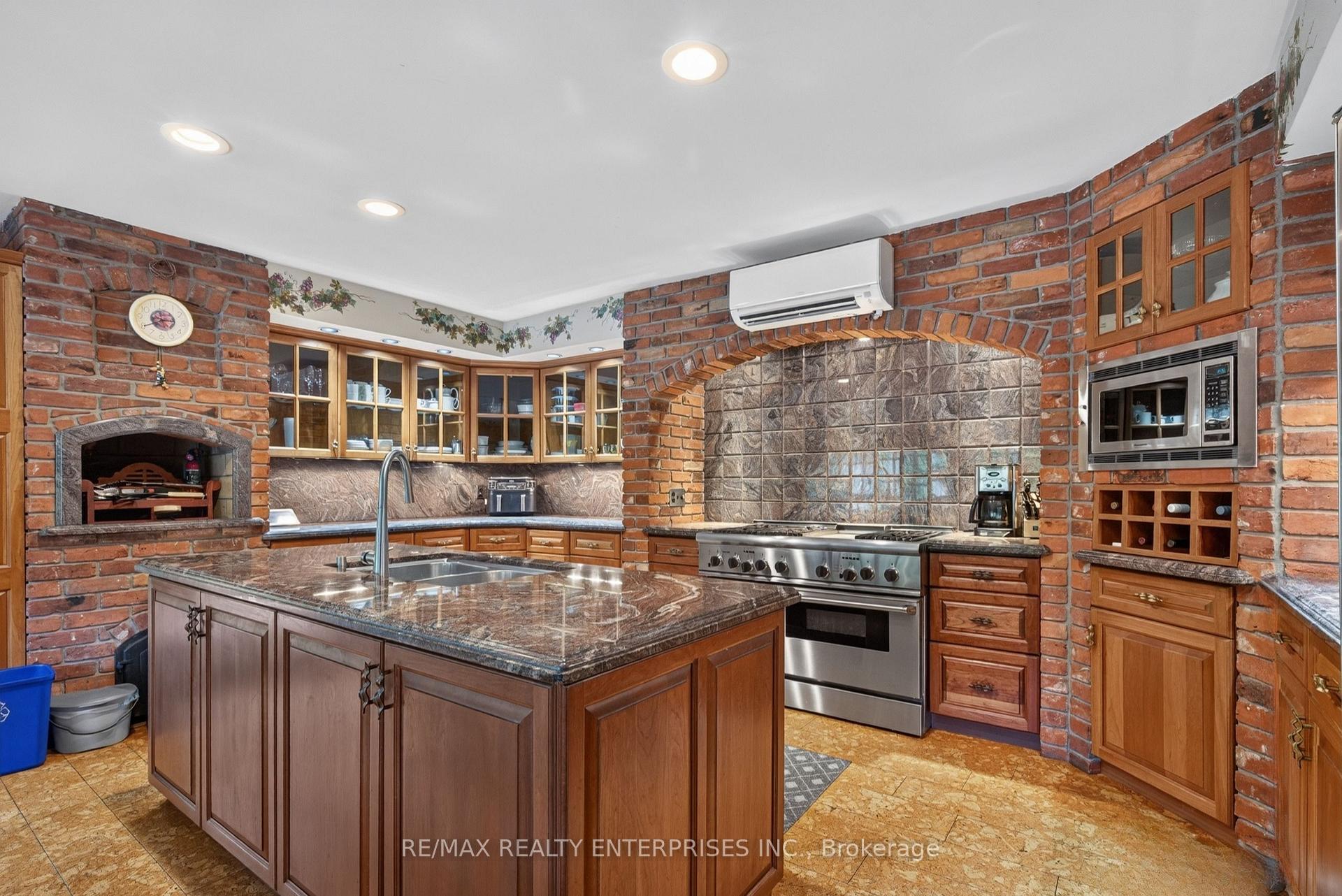 Photo 6 of 1425 Solana Crescent, Mississauga, Lorne Park — HOMEH