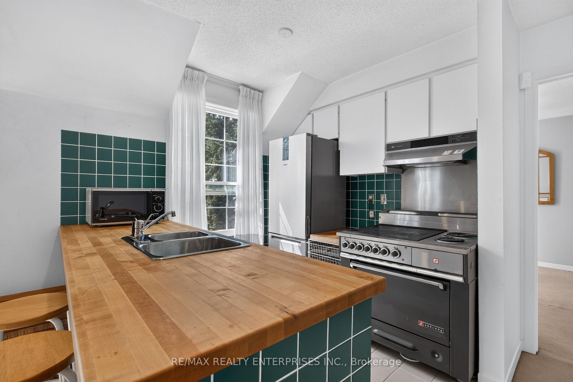 Photo 35 of 1425 Solana Crescent, Mississauga, Lorne Park — HOMEH