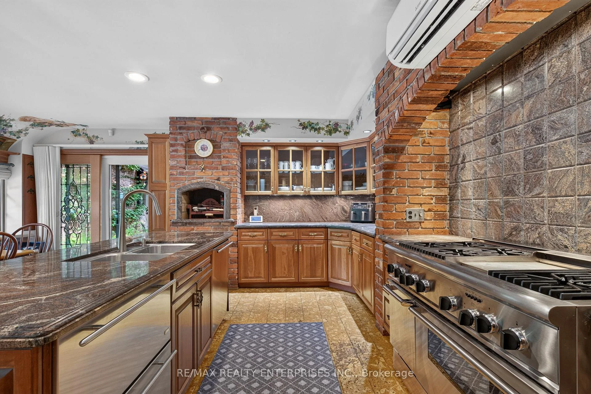 Photo 7 of 1425 Solana Crescent, Mississauga, Lorne Park — HOMEH