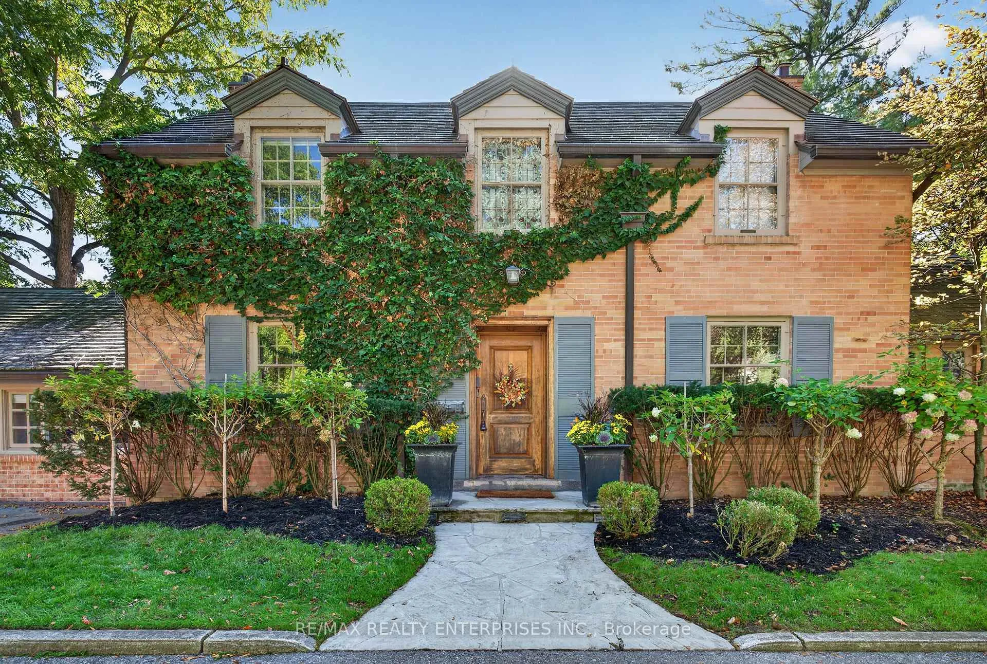 Photo 1 of 1425 Solana Crescent, Mississauga, Lorne Park — HOMEH