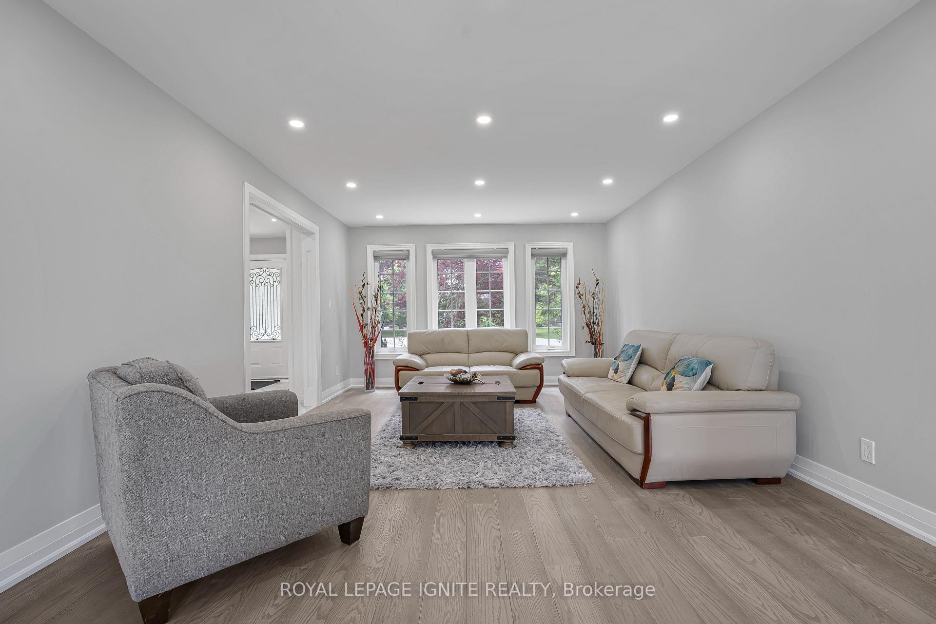 Photo 7 of 69 Raeview Drive, Whitchurch-Stouffville, Rural Whitchurch-Stouffville — HOMEH