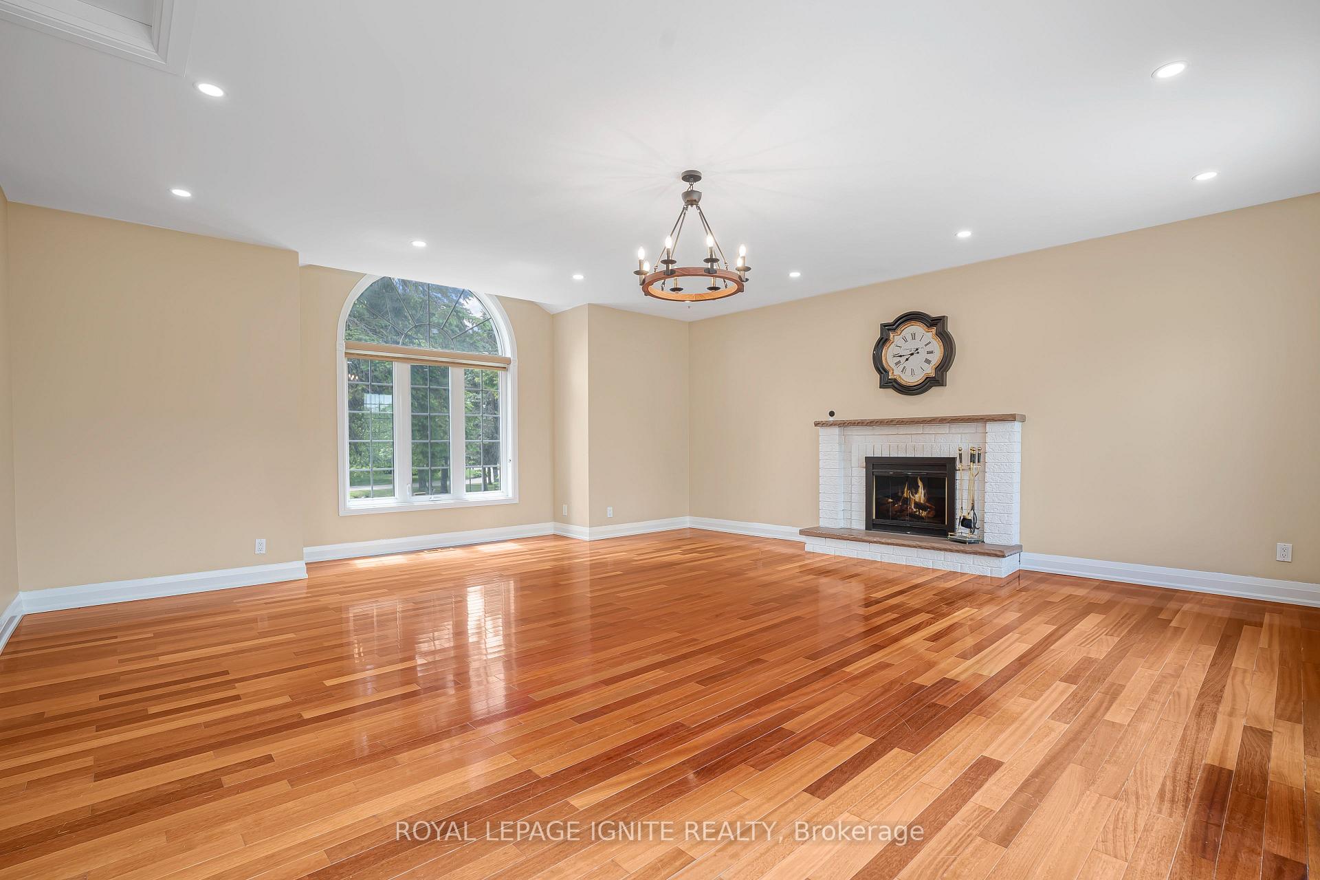 Photo 8 of 69 Raeview Drive, Whitchurch-Stouffville, Rural Whitchurch-Stouffville — HOMEH