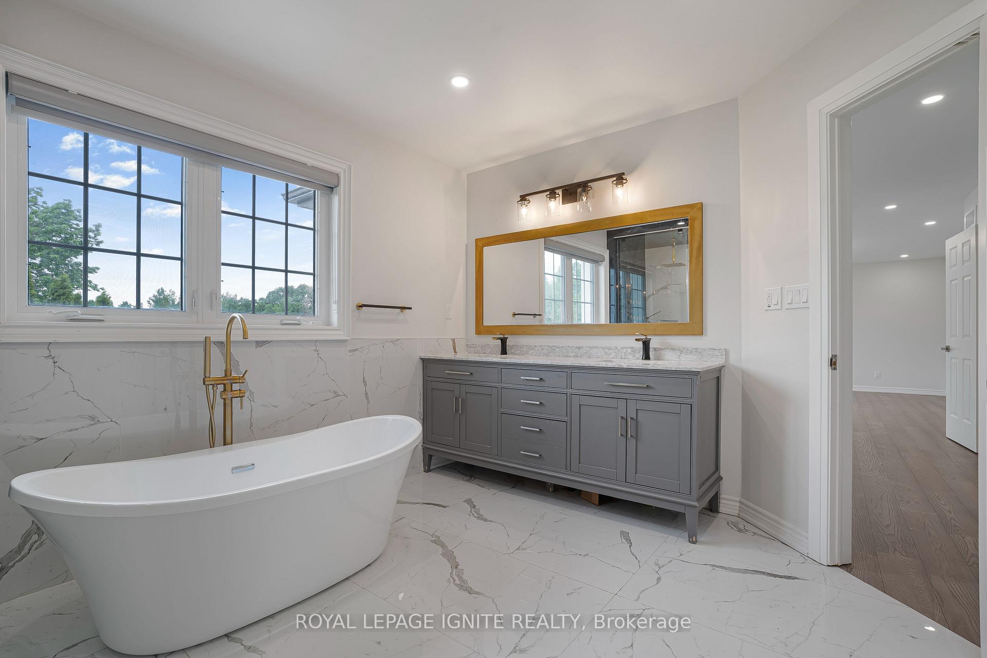 Photo 21 of 69 Raeview Drive, Whitchurch-Stouffville, Rural Whitchurch-Stouffville — HOMEH