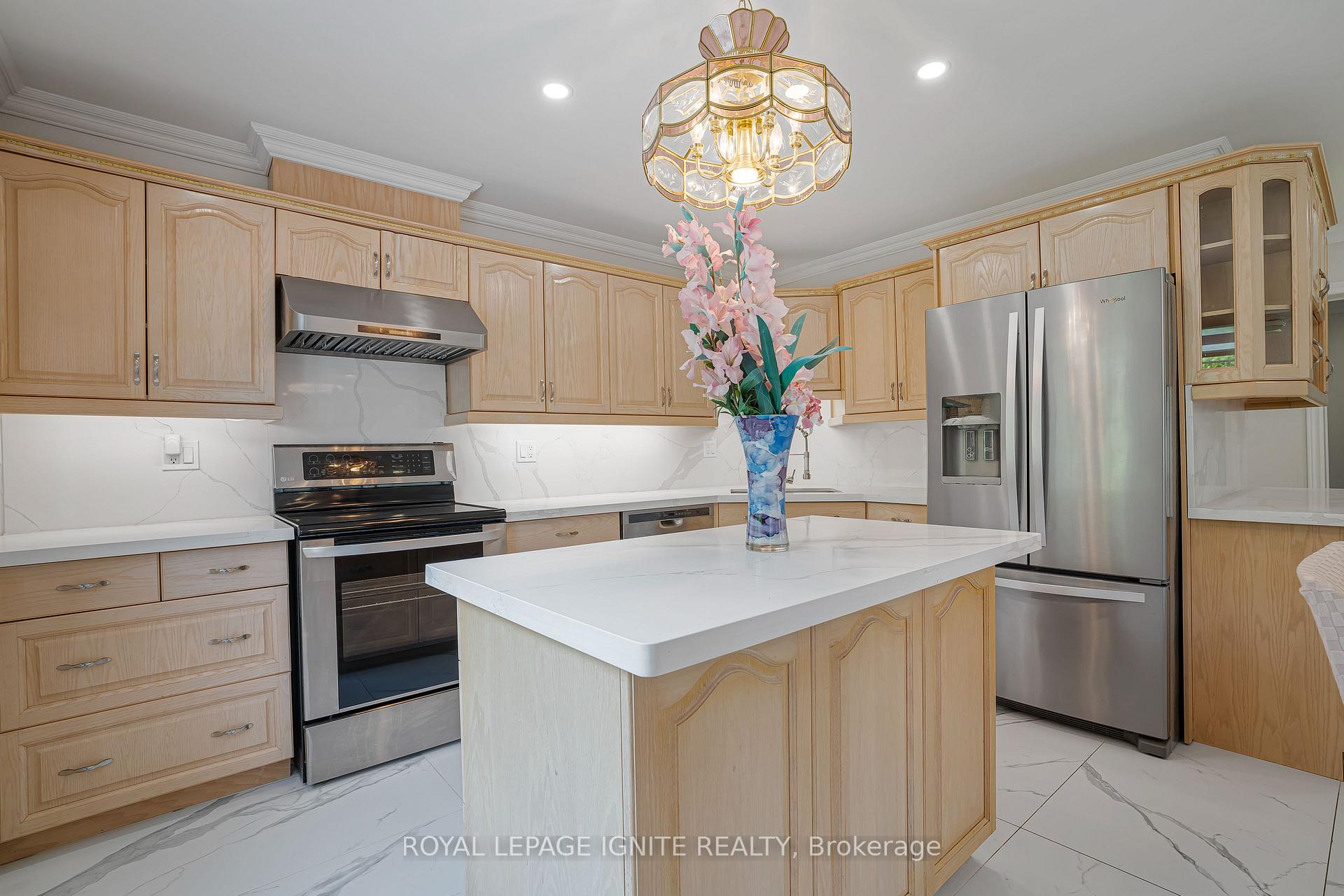 Photo 30 of 69 Raeview Drive, Whitchurch-Stouffville, Rural Whitchurch-Stouffville — HOMEH