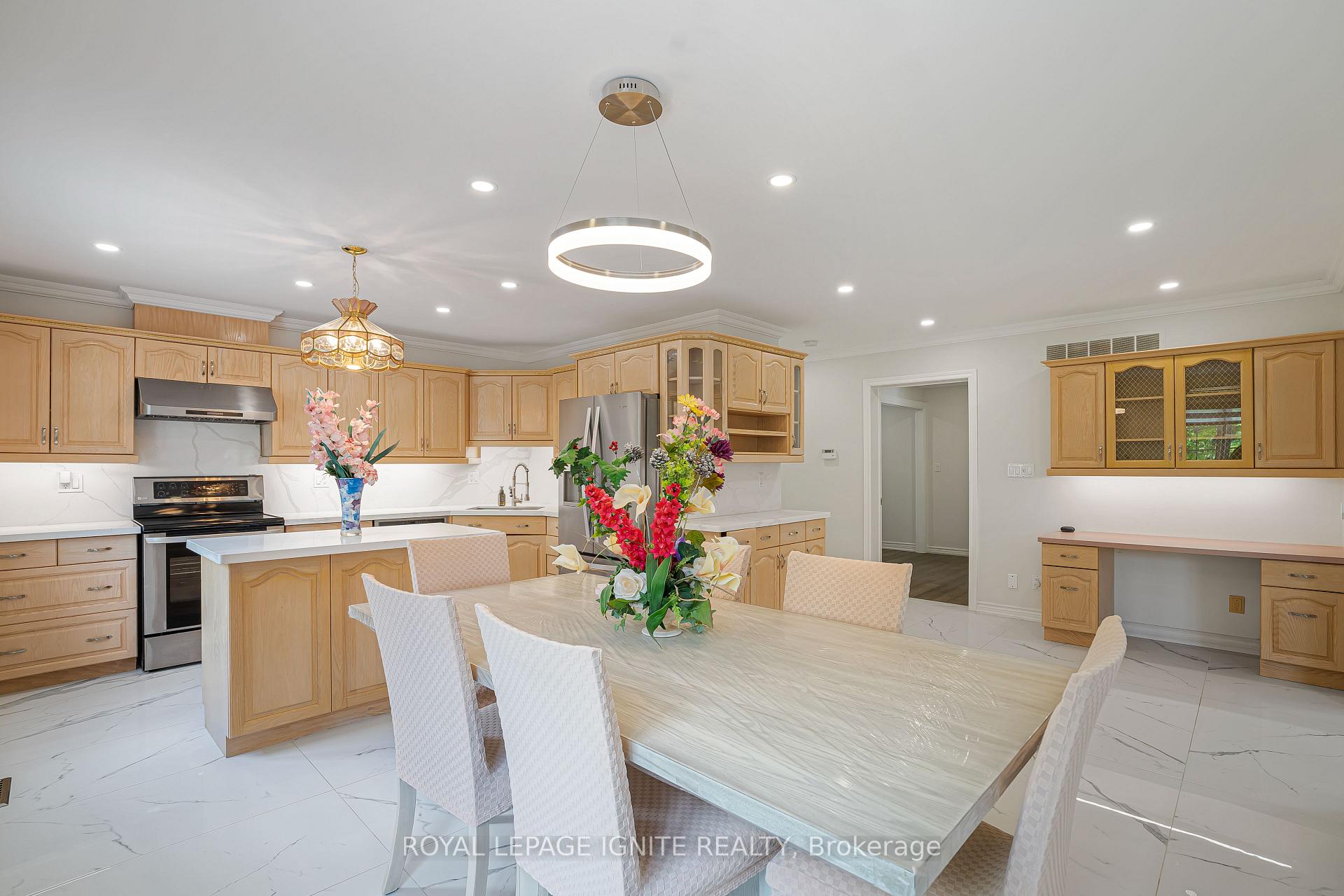 Photo 31 of 69 Raeview Drive, Whitchurch-Stouffville, Rural Whitchurch-Stouffville — HOMEH