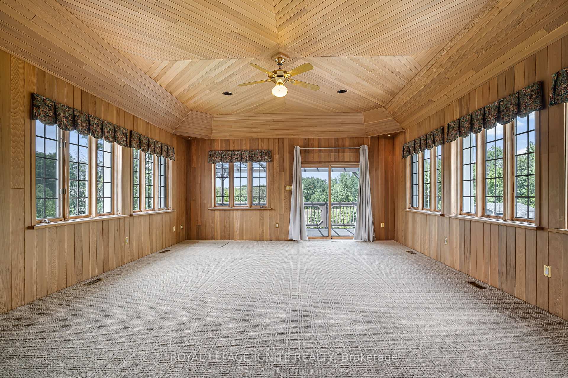 Photo 35 of 69 Raeview Drive, Whitchurch-Stouffville, Rural Whitchurch-Stouffville — HOMEH