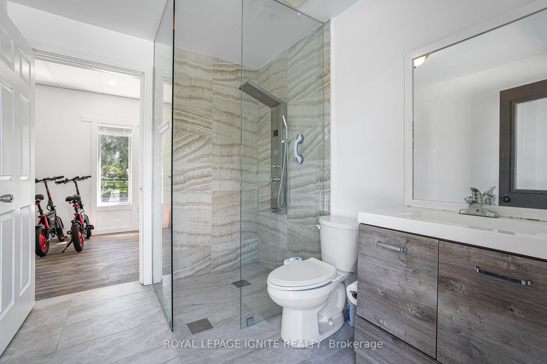 Photo 50 of 69 Raeview Drive, Whitchurch-Stouffville, Rural Whitchurch-Stouffville — HOMEH