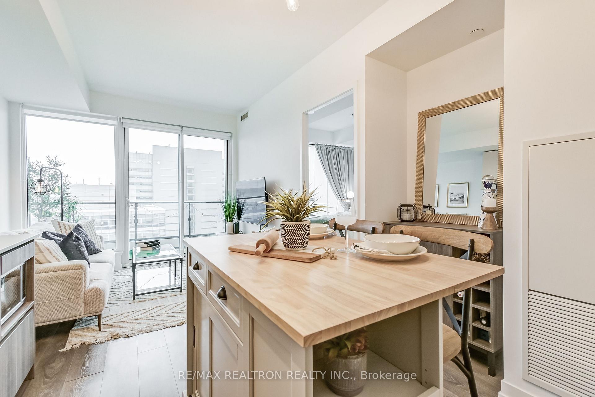 Photo 9 of Unit 1608, 5 Buttermill Avenue, Vaughan, Vaughan Corporate Centre — HOMEH