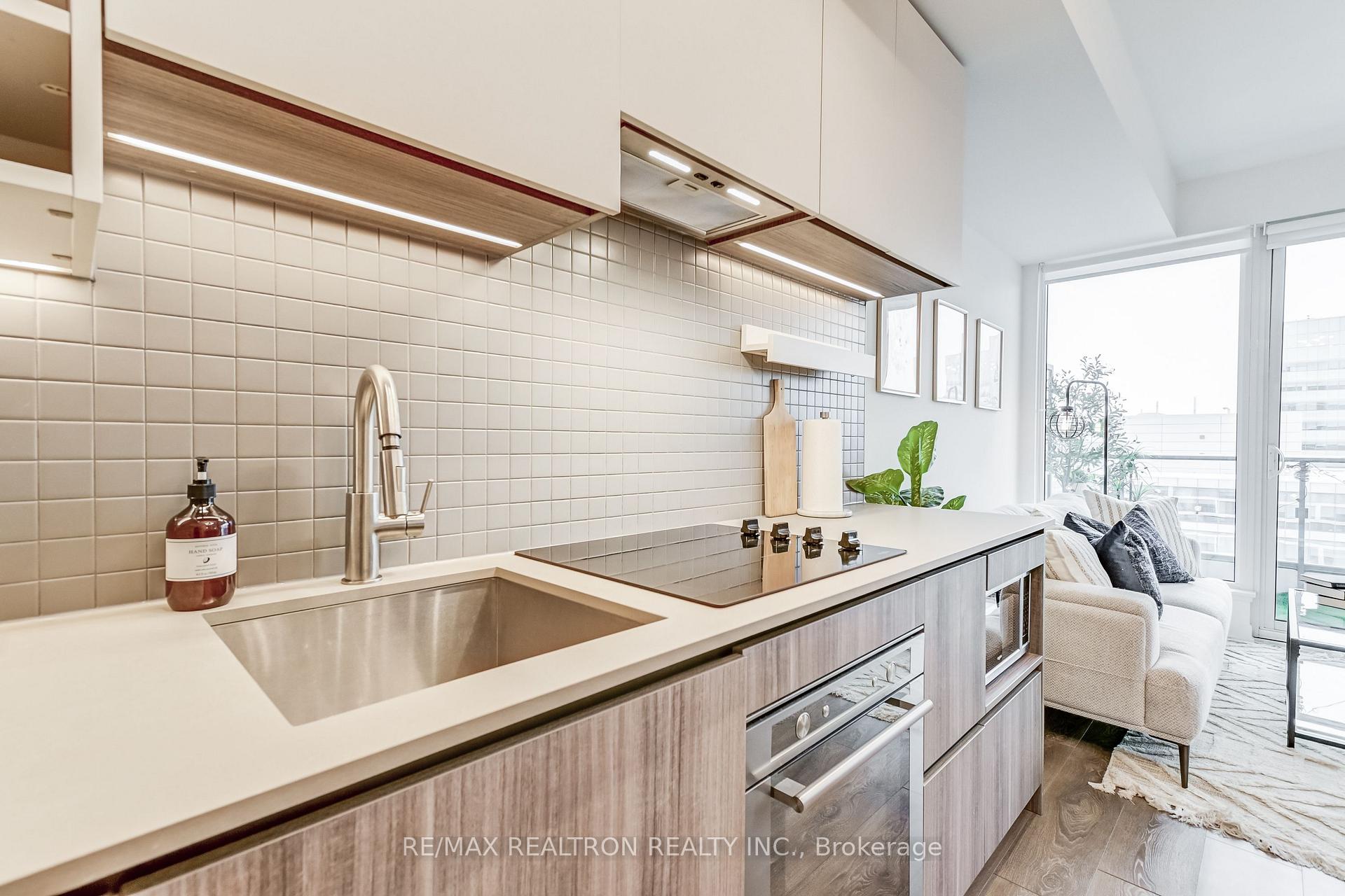 Photo 10 of Unit 1608, 5 Buttermill Avenue, Vaughan, Vaughan Corporate Centre — HOMEH