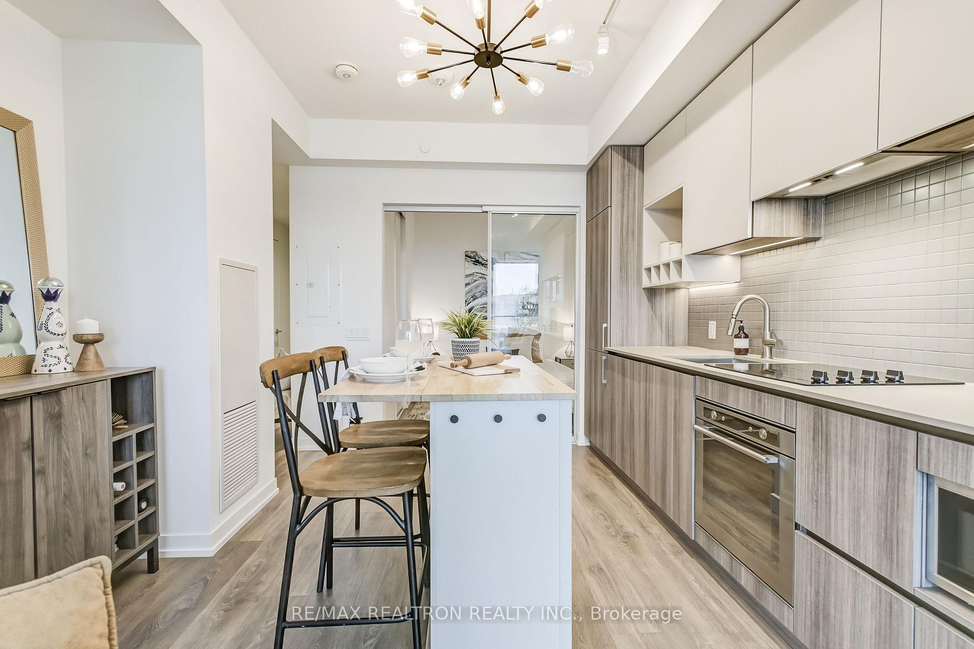 Photo 11 of Unit 1608, 5 Buttermill Avenue, Vaughan, Vaughan Corporate Centre — HOMEH