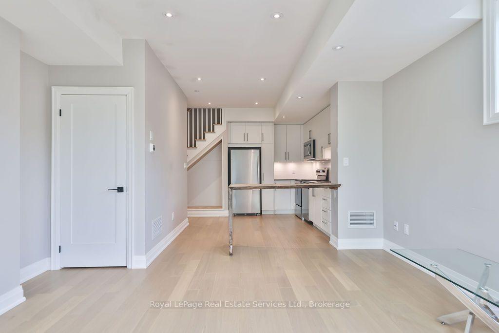 Photo 8 of Unit 27, 2199 Lillykin Street, Oakville, River Oaks — HOMEH