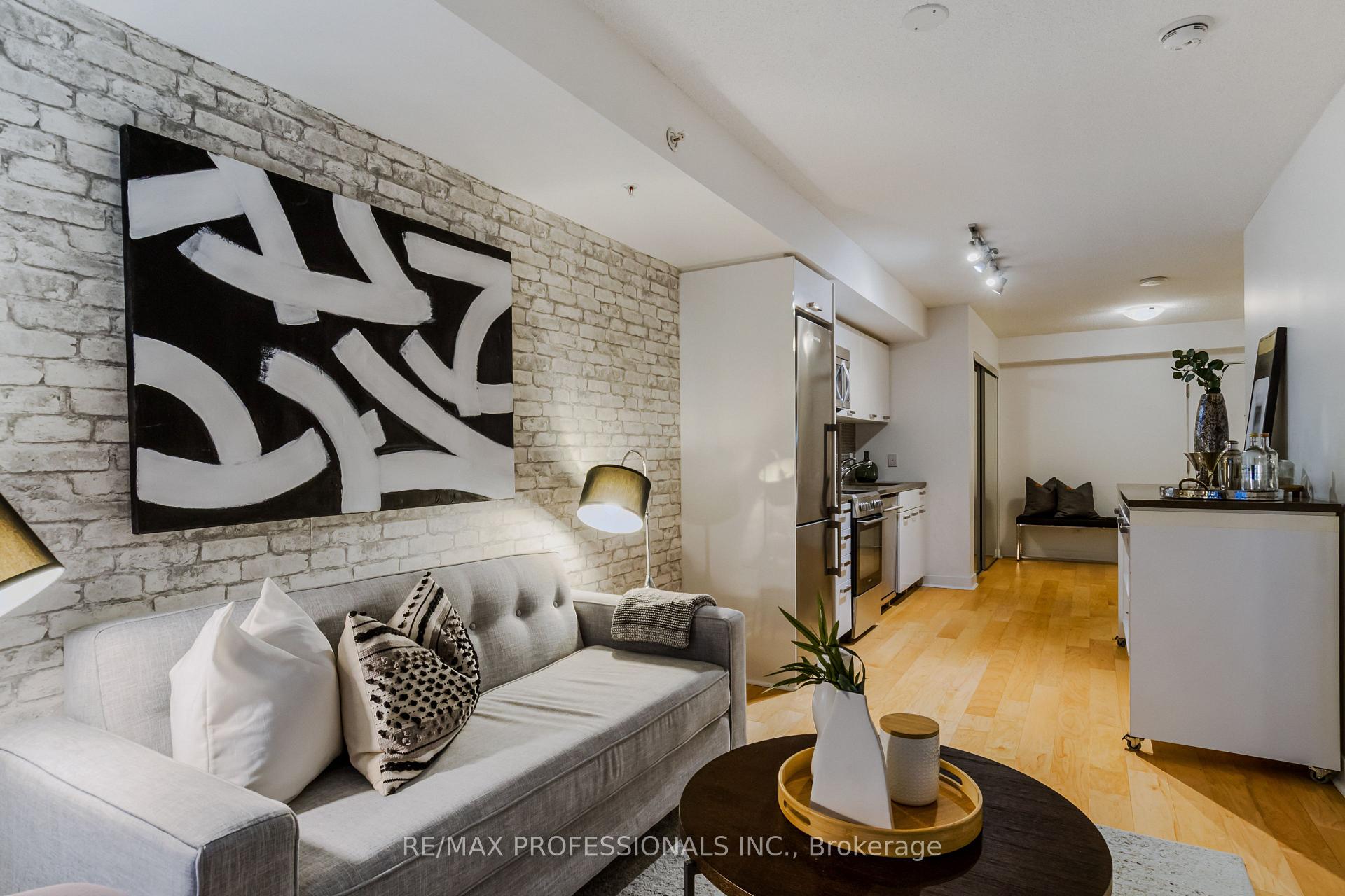 Photo 3 of Unit 522, 295 Adelaide Street W, Toronto, Waterfront Communities — HOMEH