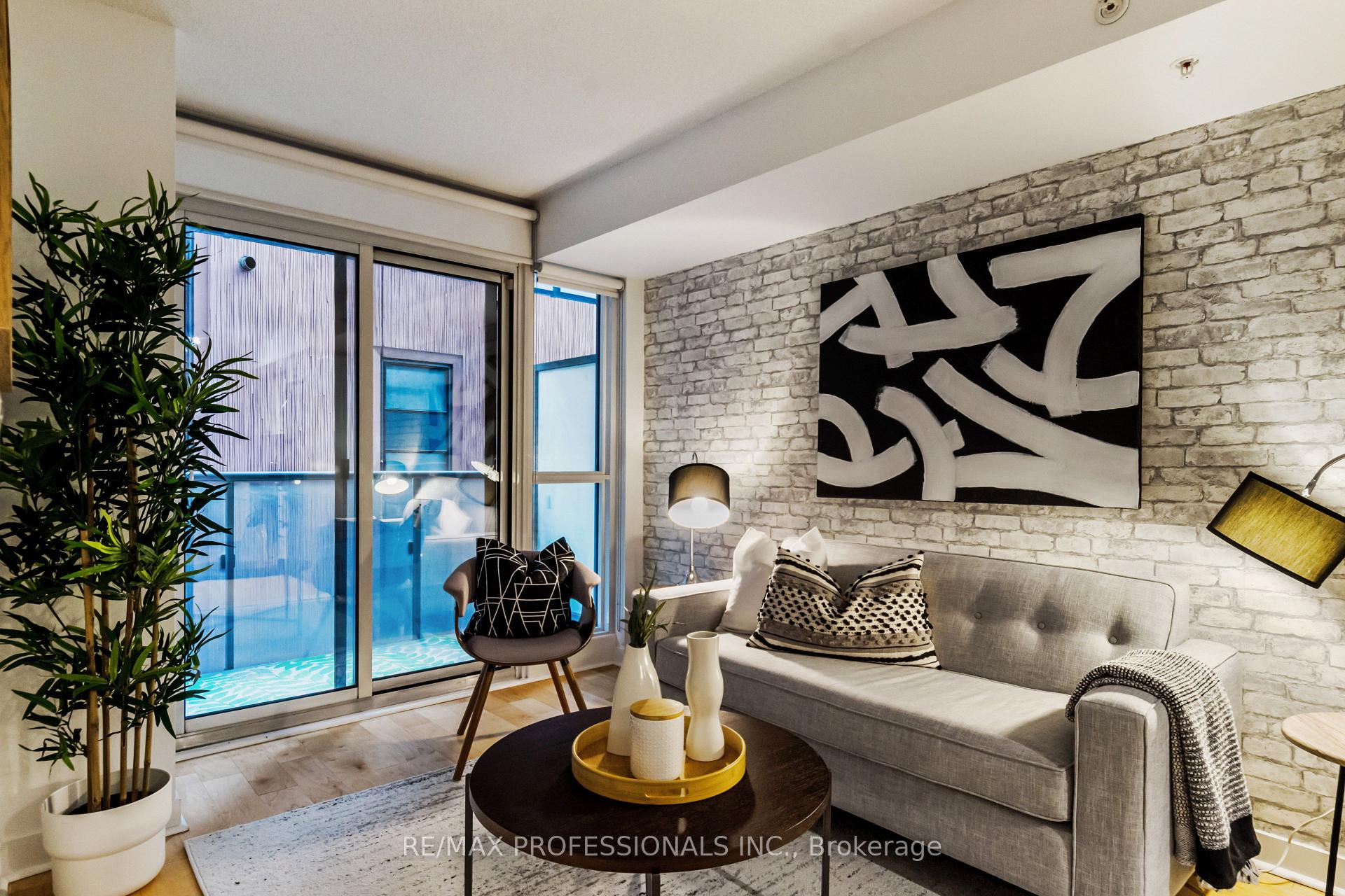 Photo 4 of Unit 522, 295 Adelaide Street W, Toronto, Waterfront Communities — HOMEH