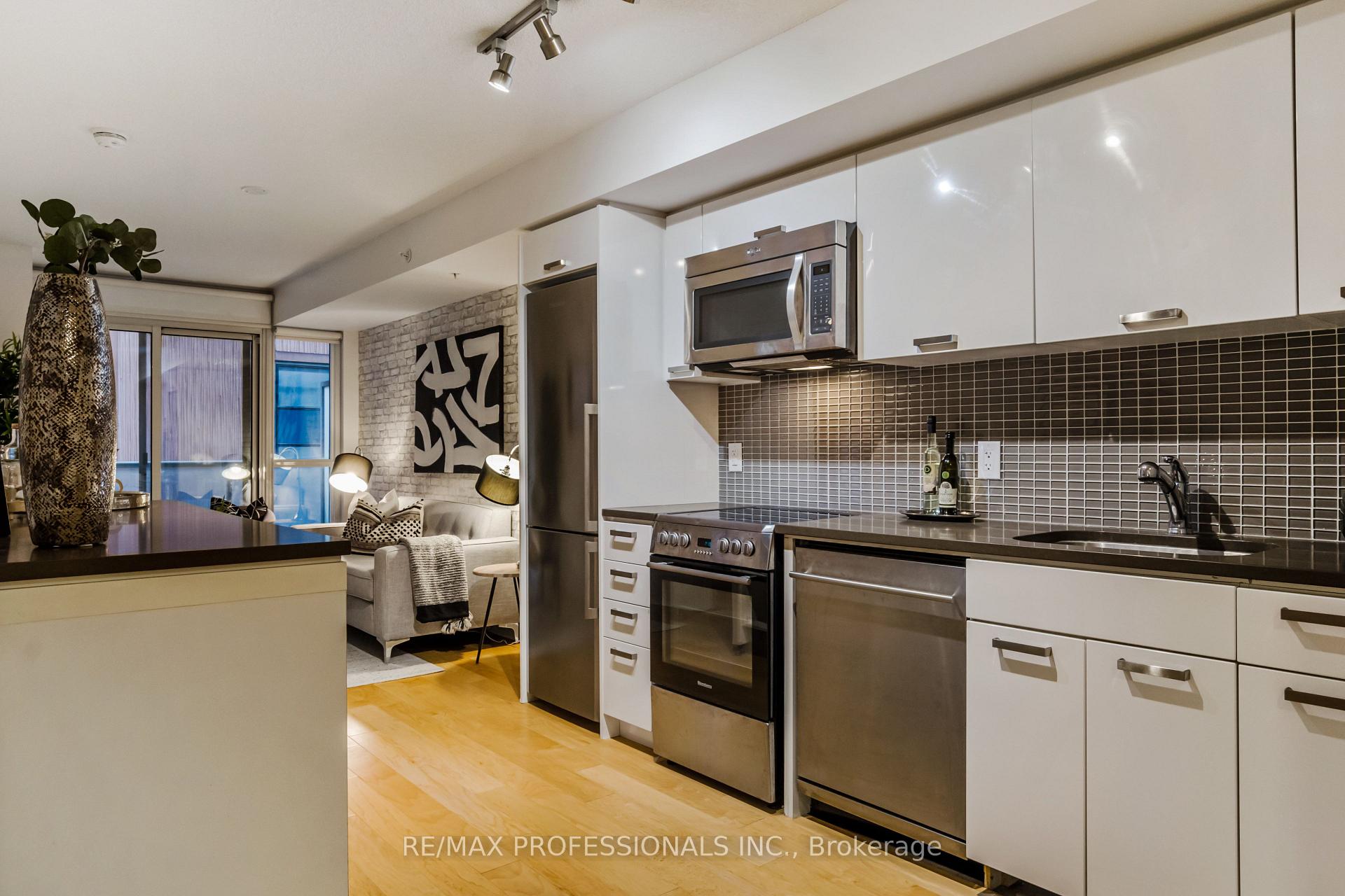 Photo 8 of Unit 522, 295 Adelaide Street W, Toronto, Waterfront Communities — HOMEH