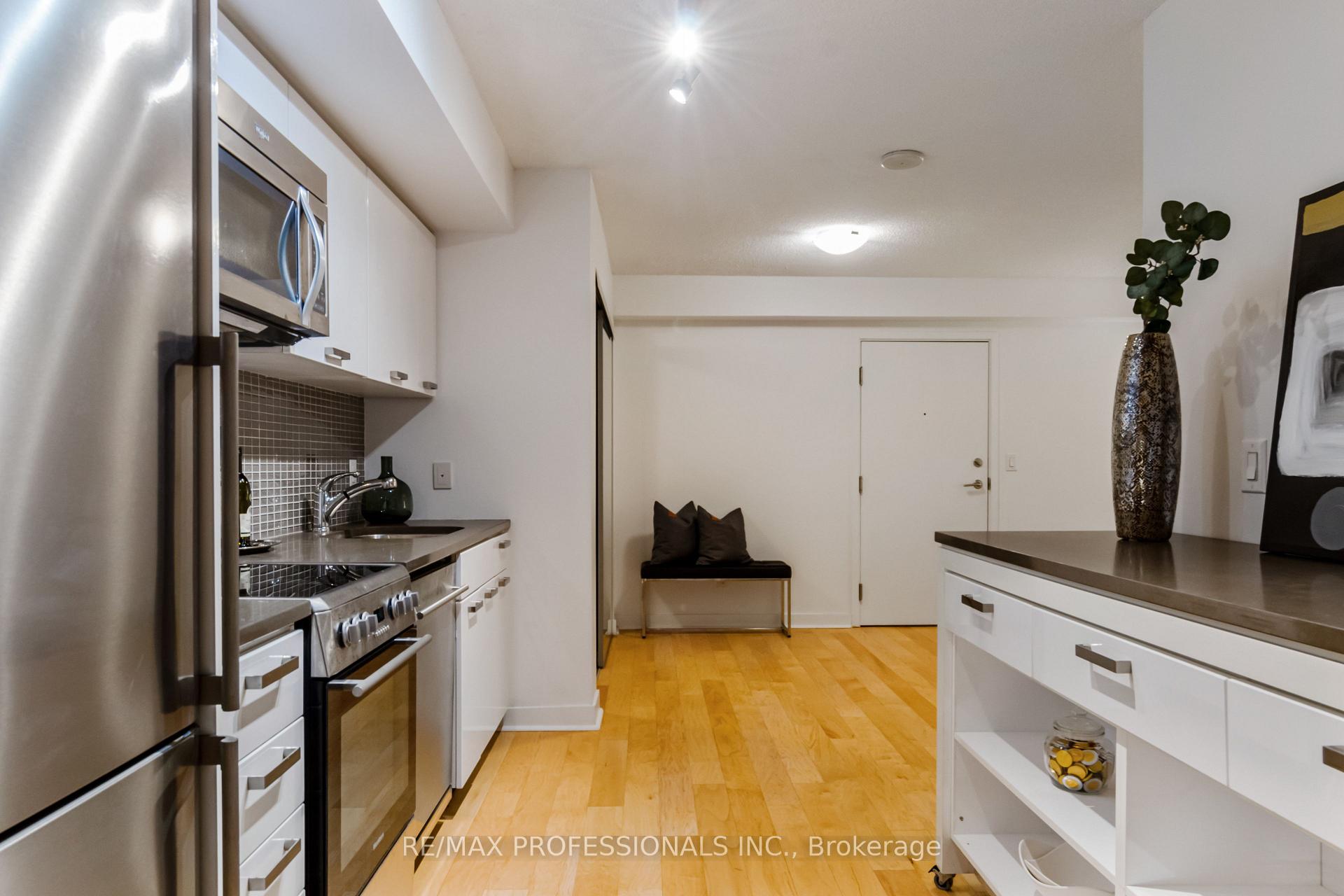 Photo 9 of Unit 522, 295 Adelaide Street W, Toronto, Waterfront Communities — HOMEH