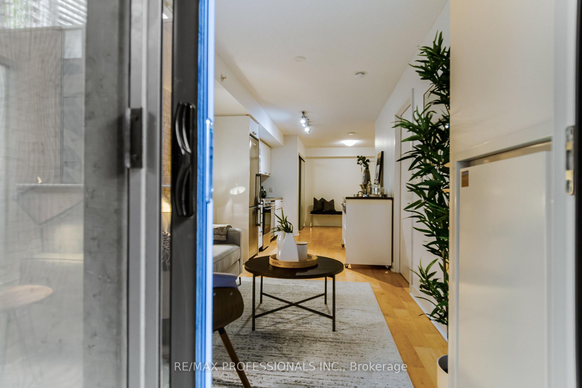 Photo 10 of Unit 522, 295 Adelaide Street W, Toronto, Waterfront Communities — HOMEH