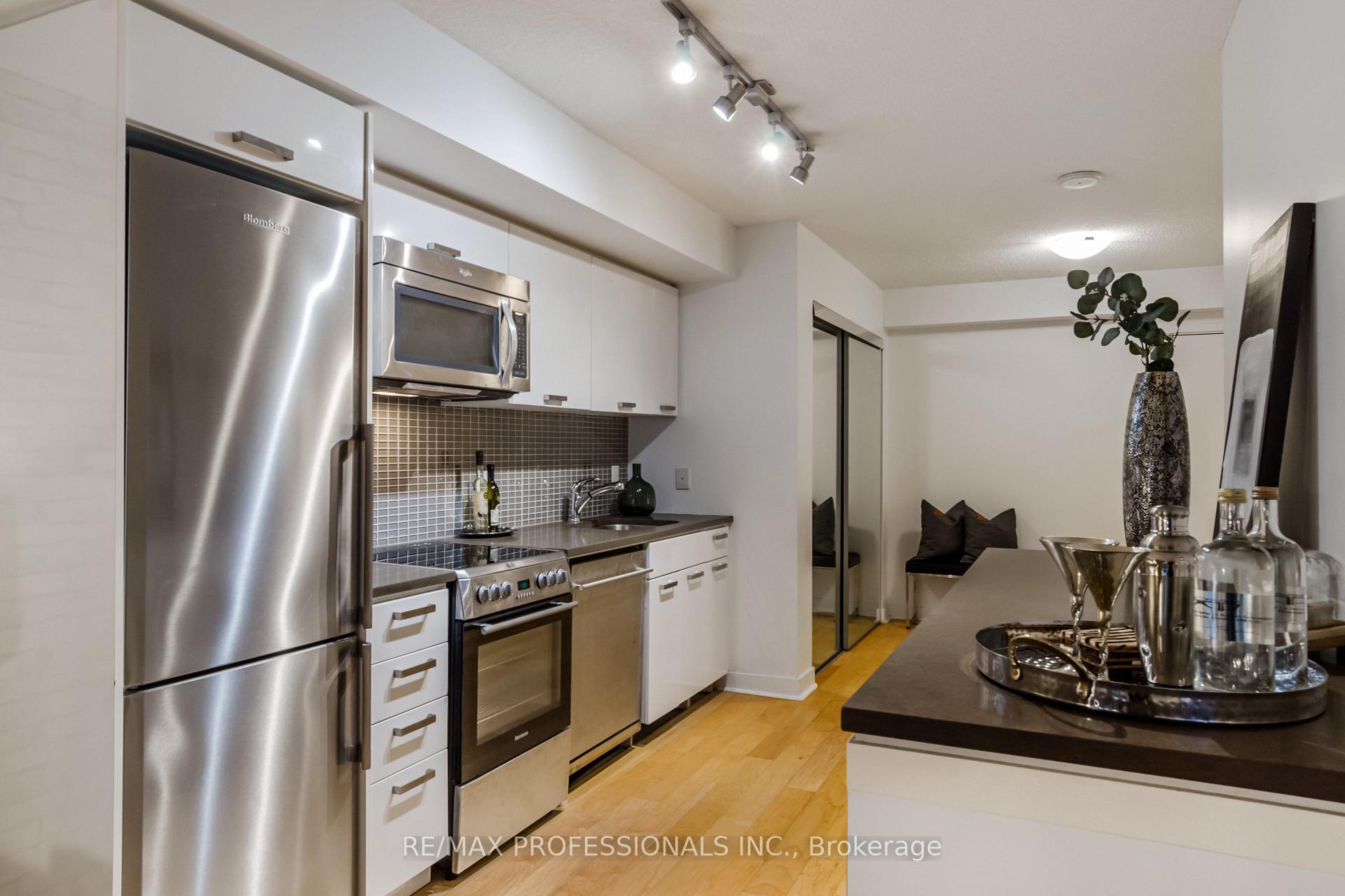 Photo 12 of Unit 522, 295 Adelaide Street W, Toronto, Waterfront Communities — HOMEH