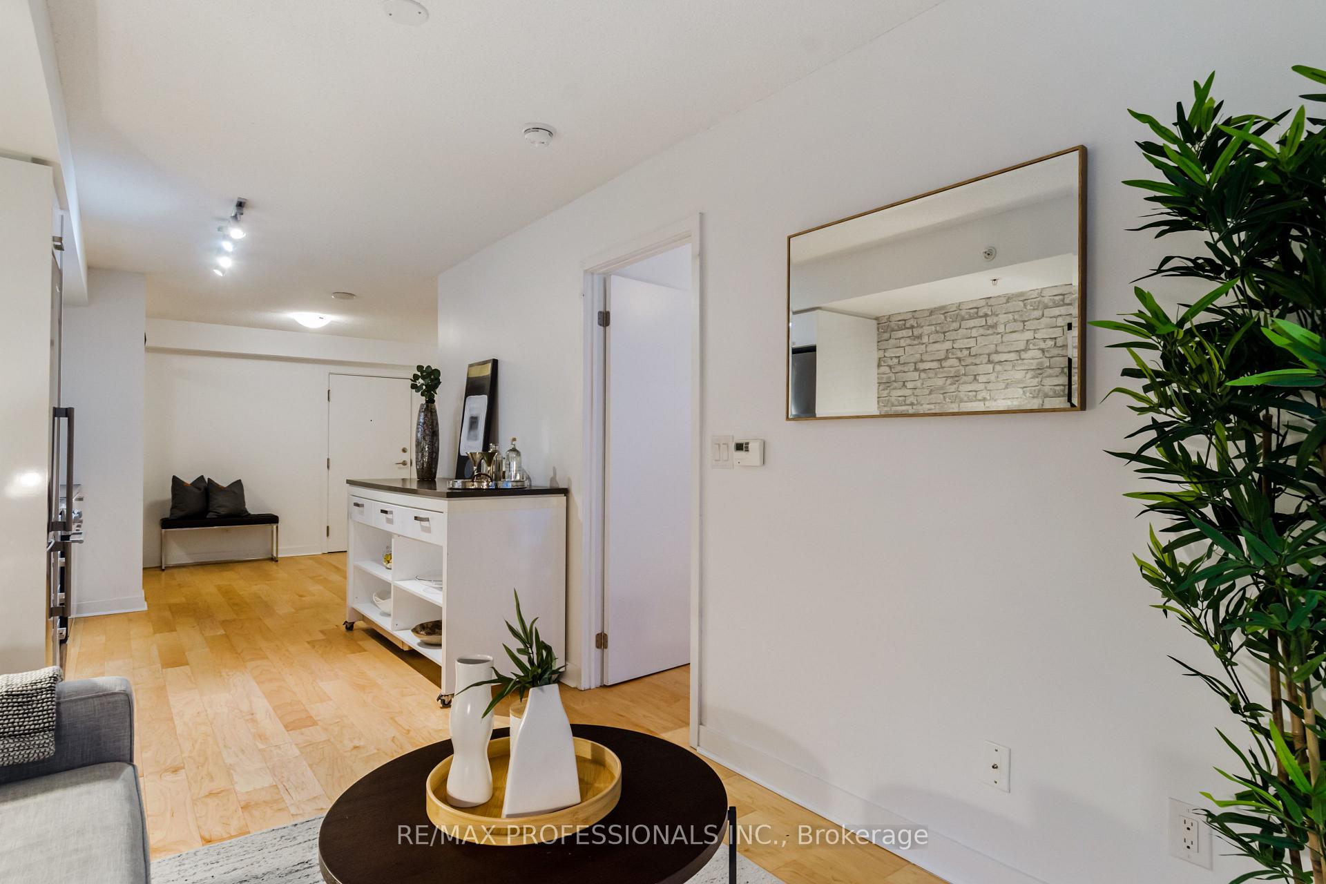Photo 18 of Unit 522, 295 Adelaide Street W, Toronto, Waterfront Communities — HOMEH
