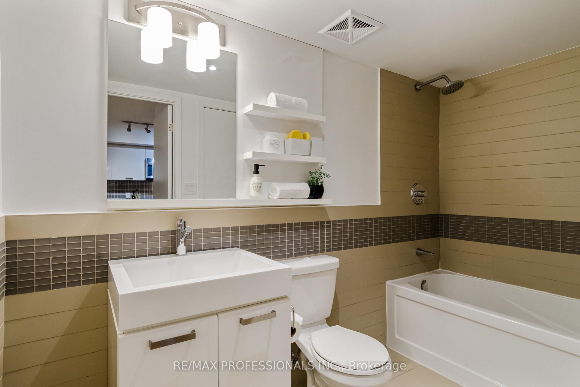 Photo 23 of Unit 522, 295 Adelaide Street W, Toronto, Waterfront Communities — HOMEH