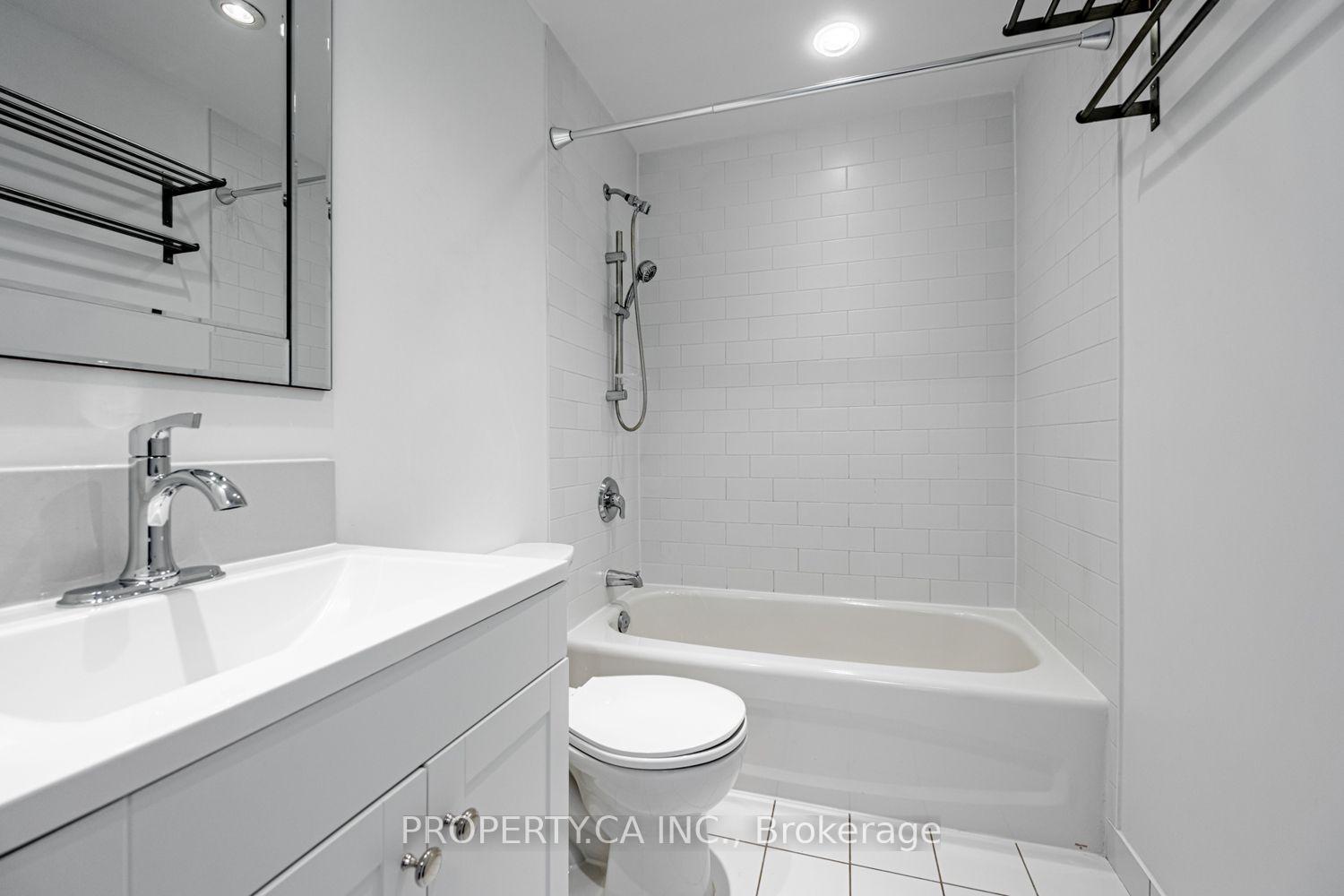 Photo 8 of Unit 1803, 285 Mutual Street, Toronto, Church-Yonge Corridor — HOMEH