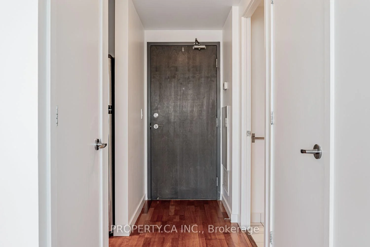 Photo 3 of Unit 1803, 285 Mutual Street, Toronto, Church-Yonge Corridor — HOMEH