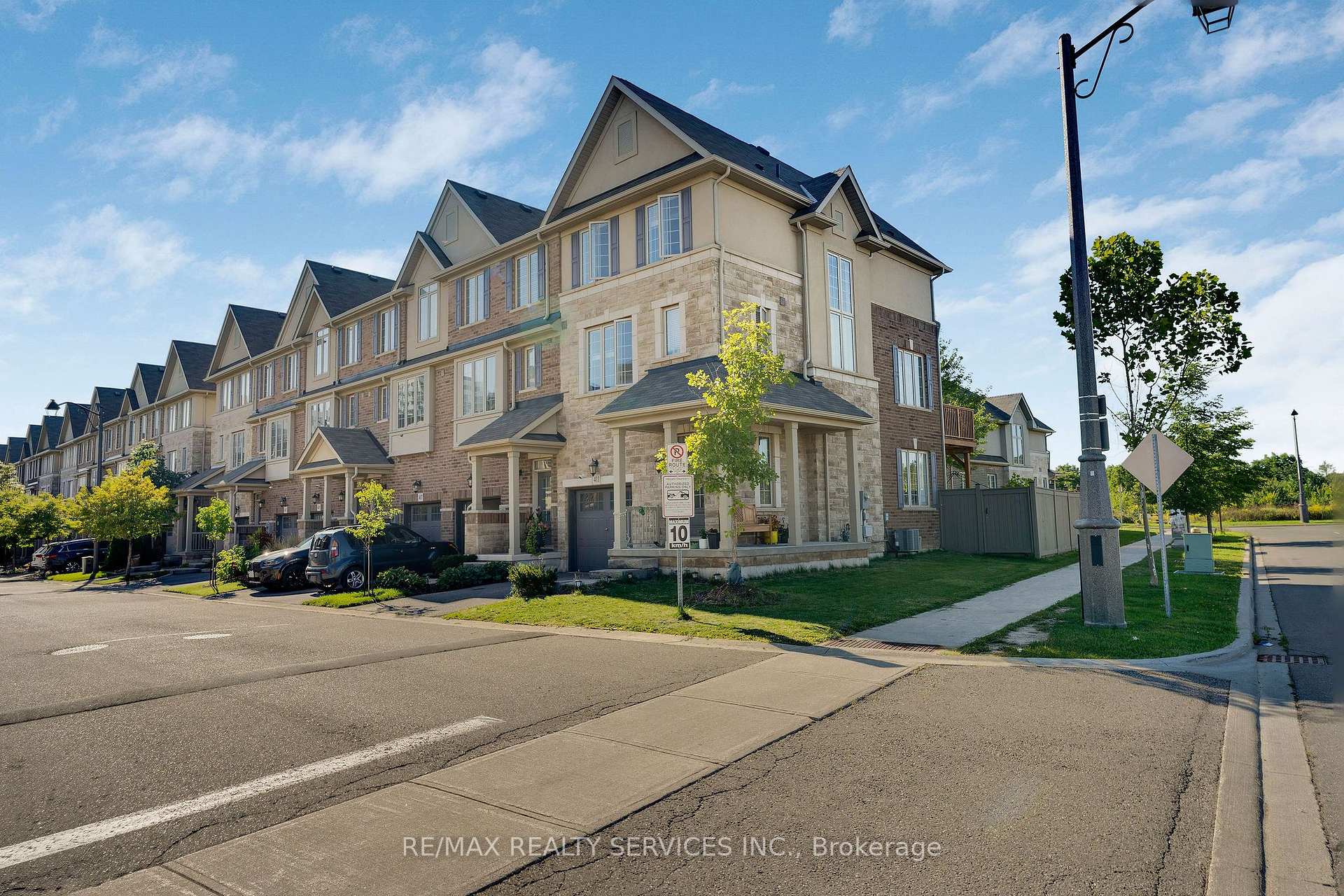 Photo 2 of 411 Hardwick Common, Oakville, Joshua Meadows — HOMEH