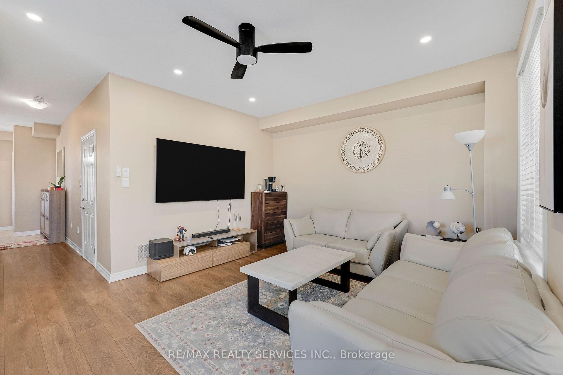 Photo 9 of 411 Hardwick Common, Oakville, Joshua Meadows — HOMEH