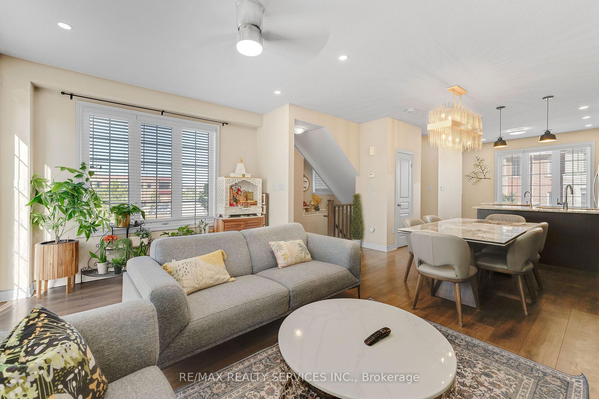 Photo 13 of 411 Hardwick Common, Oakville, Joshua Meadows — HOMEH