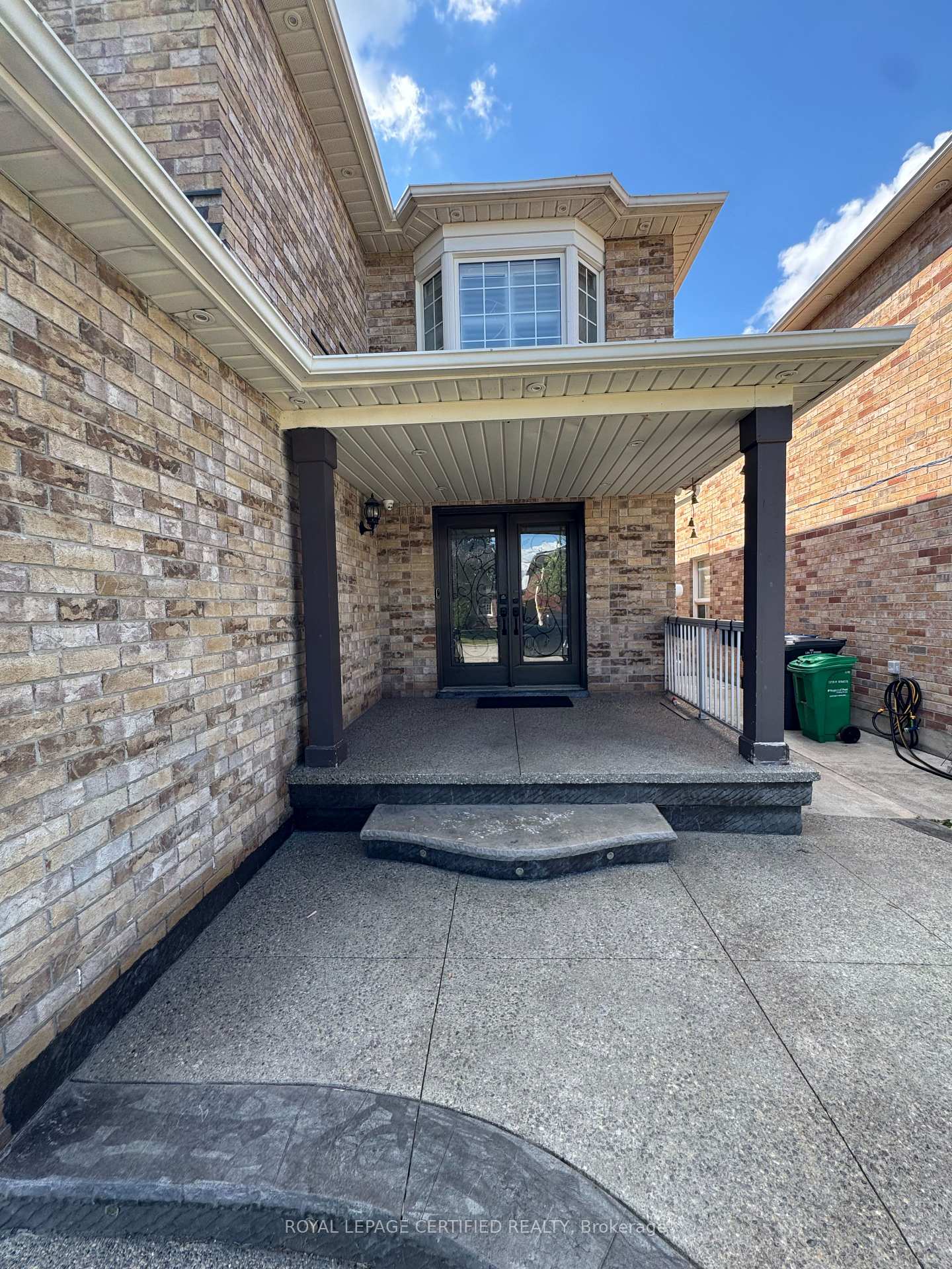 Photo 6 of 136 Luella Crescent, Brampton, Fletcher's Meadow — HOMEH
