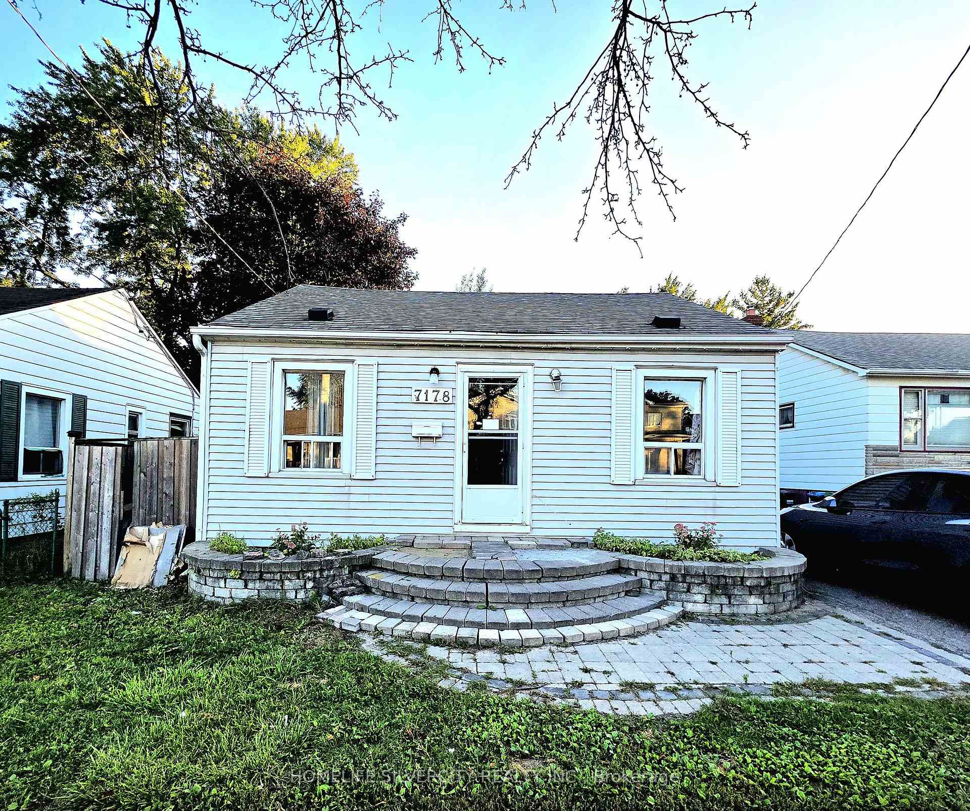 Photo 1 of 7178 Lancaster Avenue, Mississauga, Malton — HOMEH