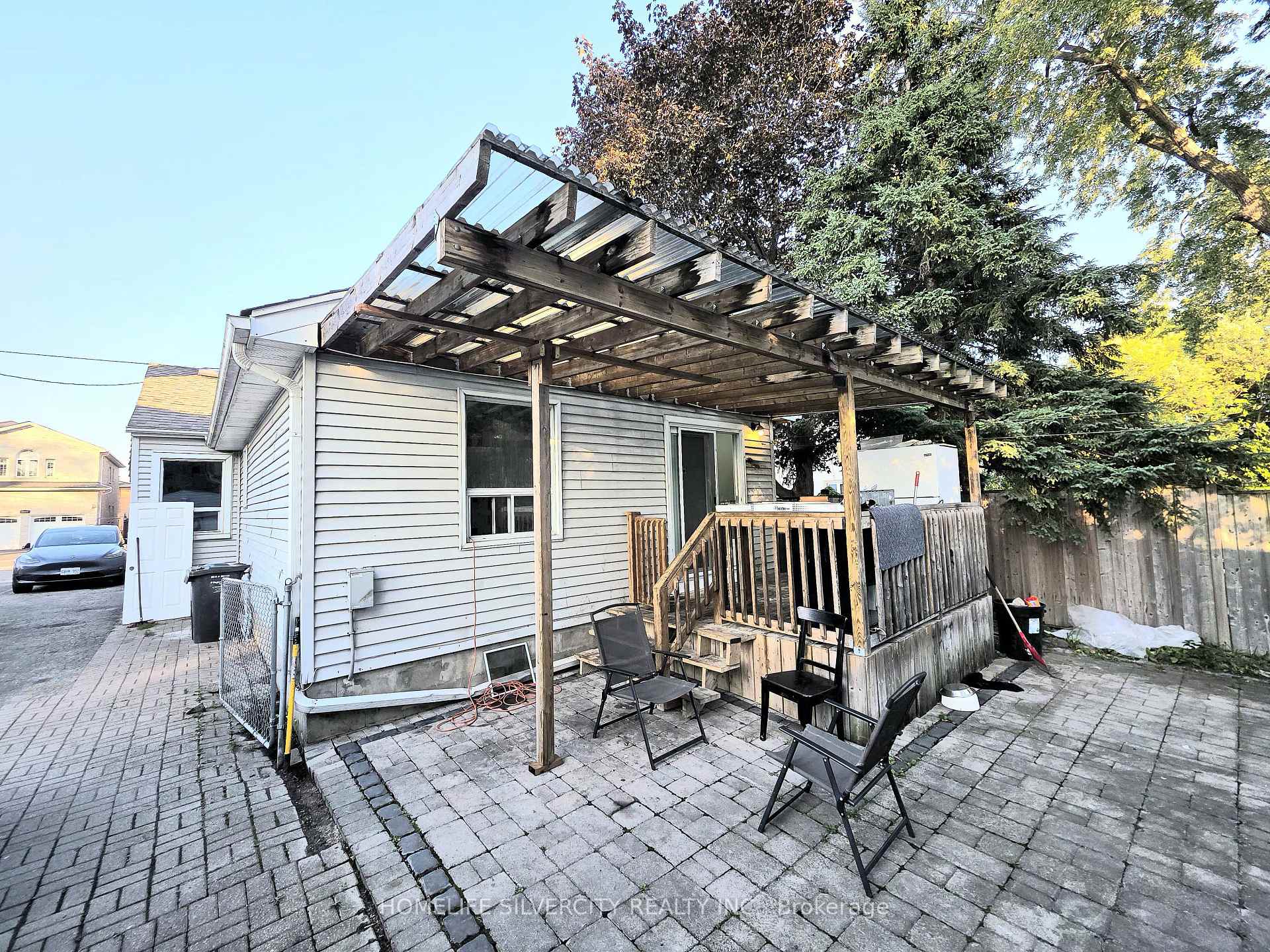 Photo 18 of 7178 Lancaster Avenue, Mississauga, Malton — HOMEH