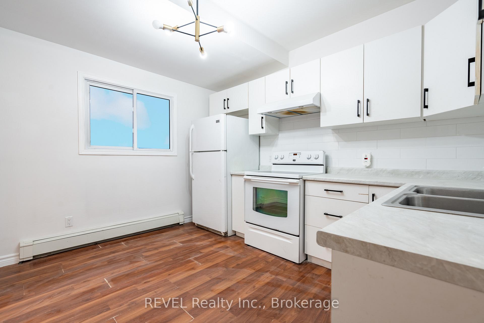 Photo 4 of Unit Main, 4762 Kincaid Place, Niagara Falls, Downtown — HOMEH