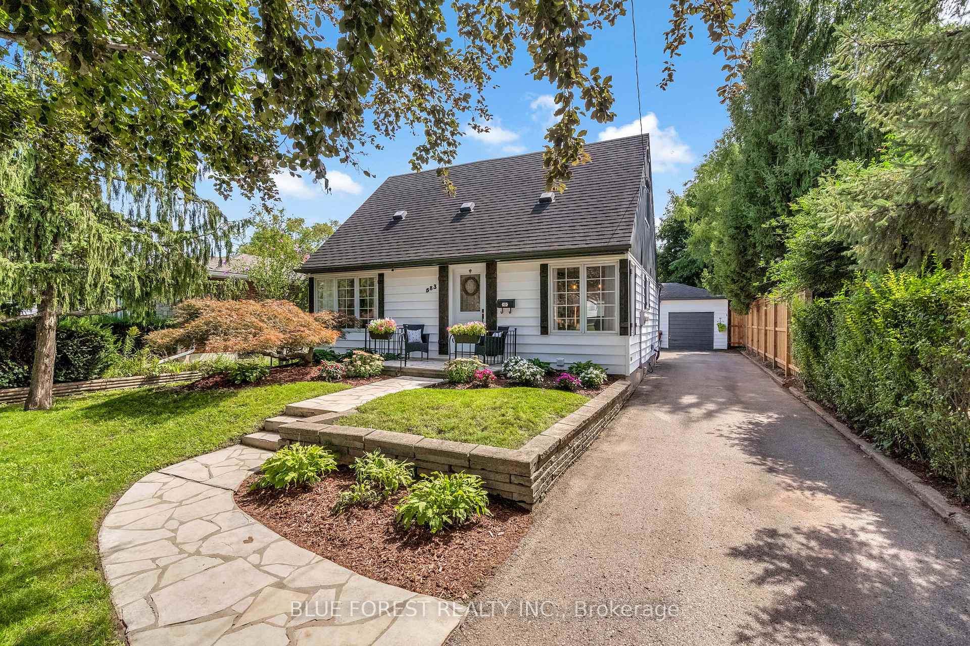 Photo of 583 Mapledale Avenue
